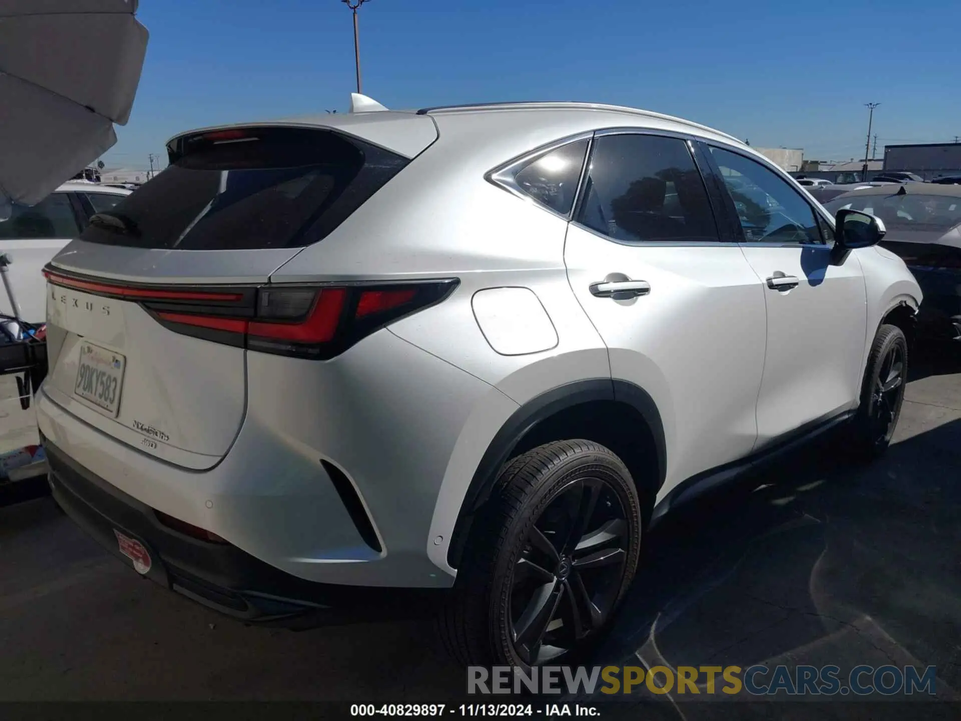 4 fotografías del automóvil dañado JTJHKCFZ6N2009153 LEXUS NX 450H+ 2022