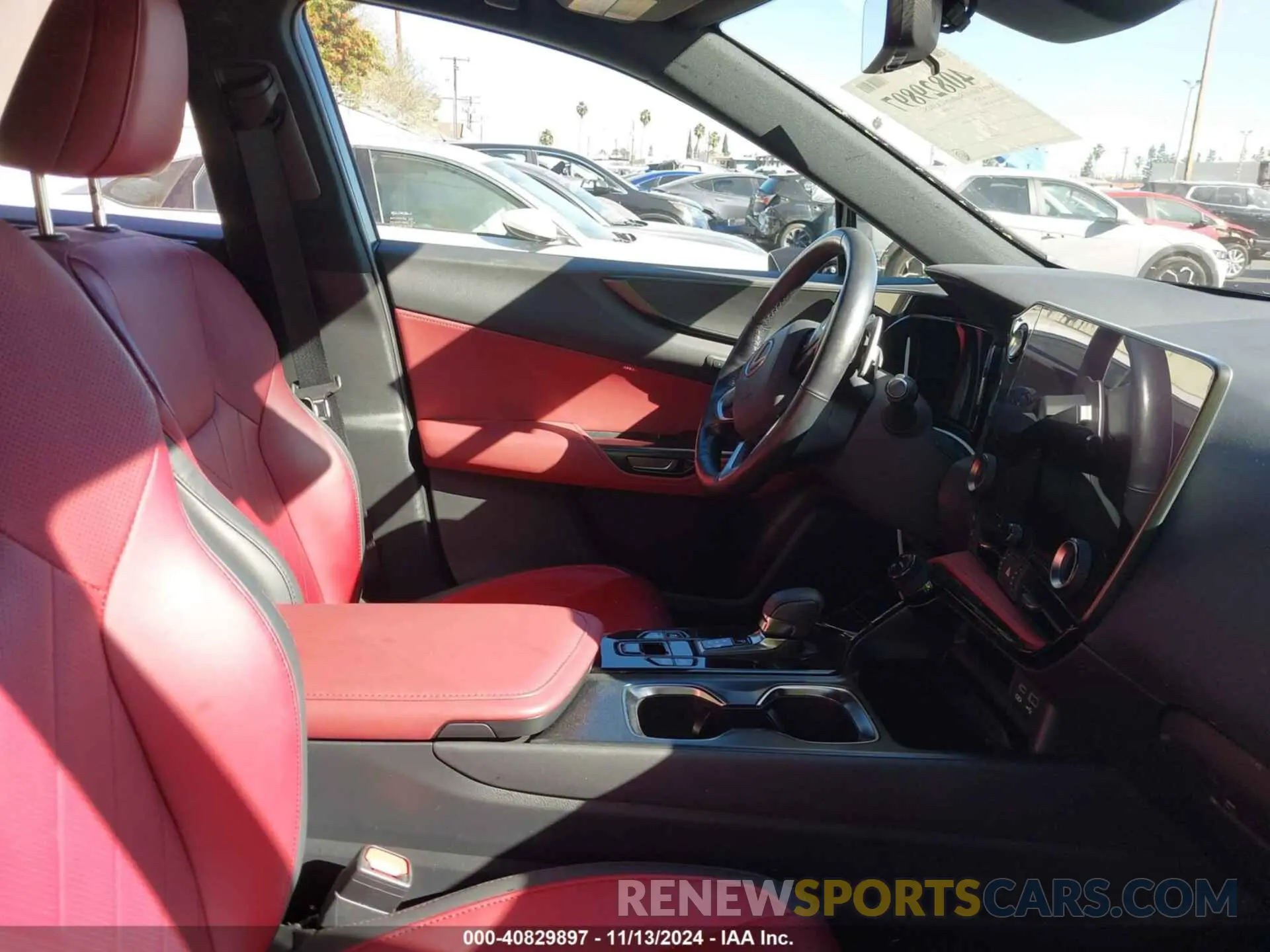 5 fotografías del automóvil dañado JTJHKCFZ6N2009153 LEXUS NX 450H+ 2022