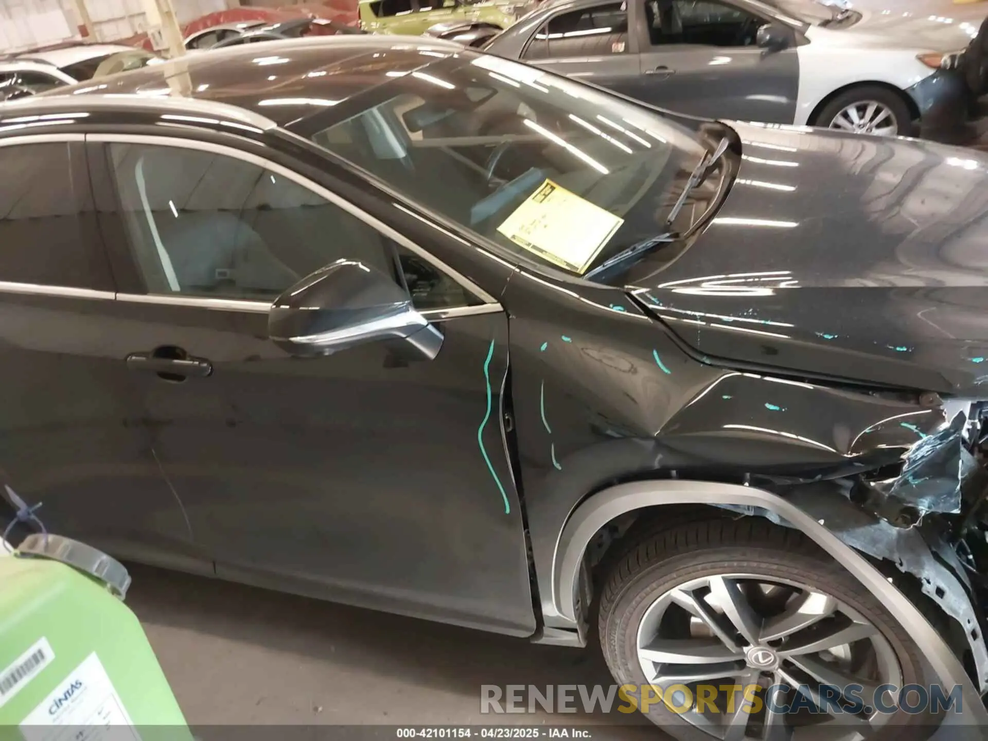 13 fotografías del automóvil dañado JTJHKCFZ7N2003572 LEXUS NX 450H+ 2022