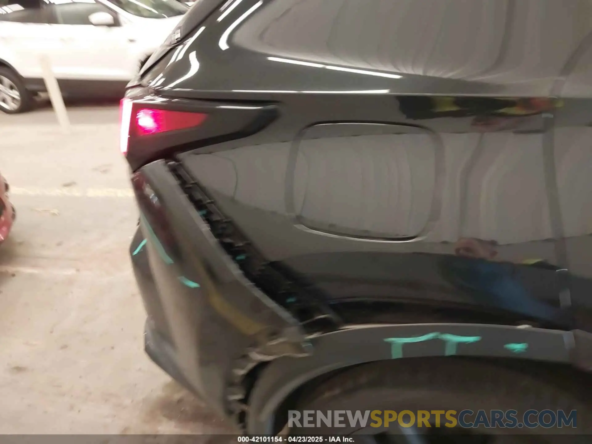 17 fotografías del automóvil dañado JTJHKCFZ7N2003572 LEXUS NX 450H+ 2022