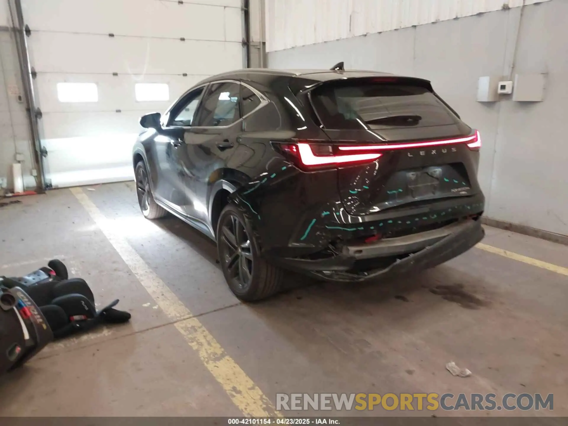 3 fotografías del automóvil dañado JTJHKCFZ7N2003572 LEXUS NX 450H+ 2022