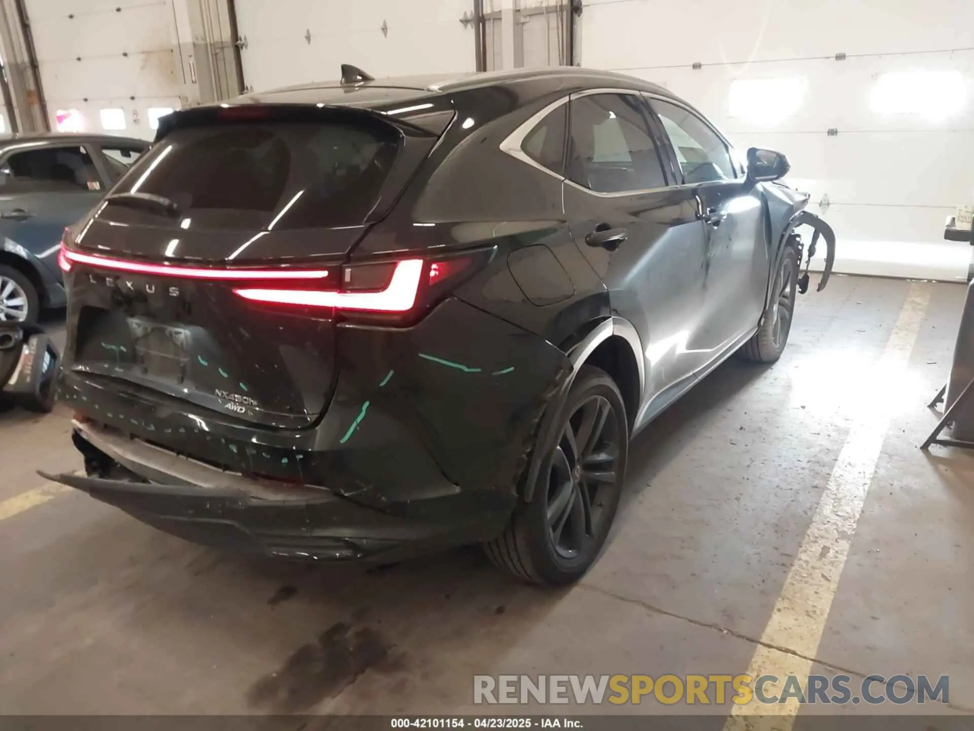 4 fotografías del automóvil dañado JTJHKCFZ7N2003572 LEXUS NX 450H+ 2022