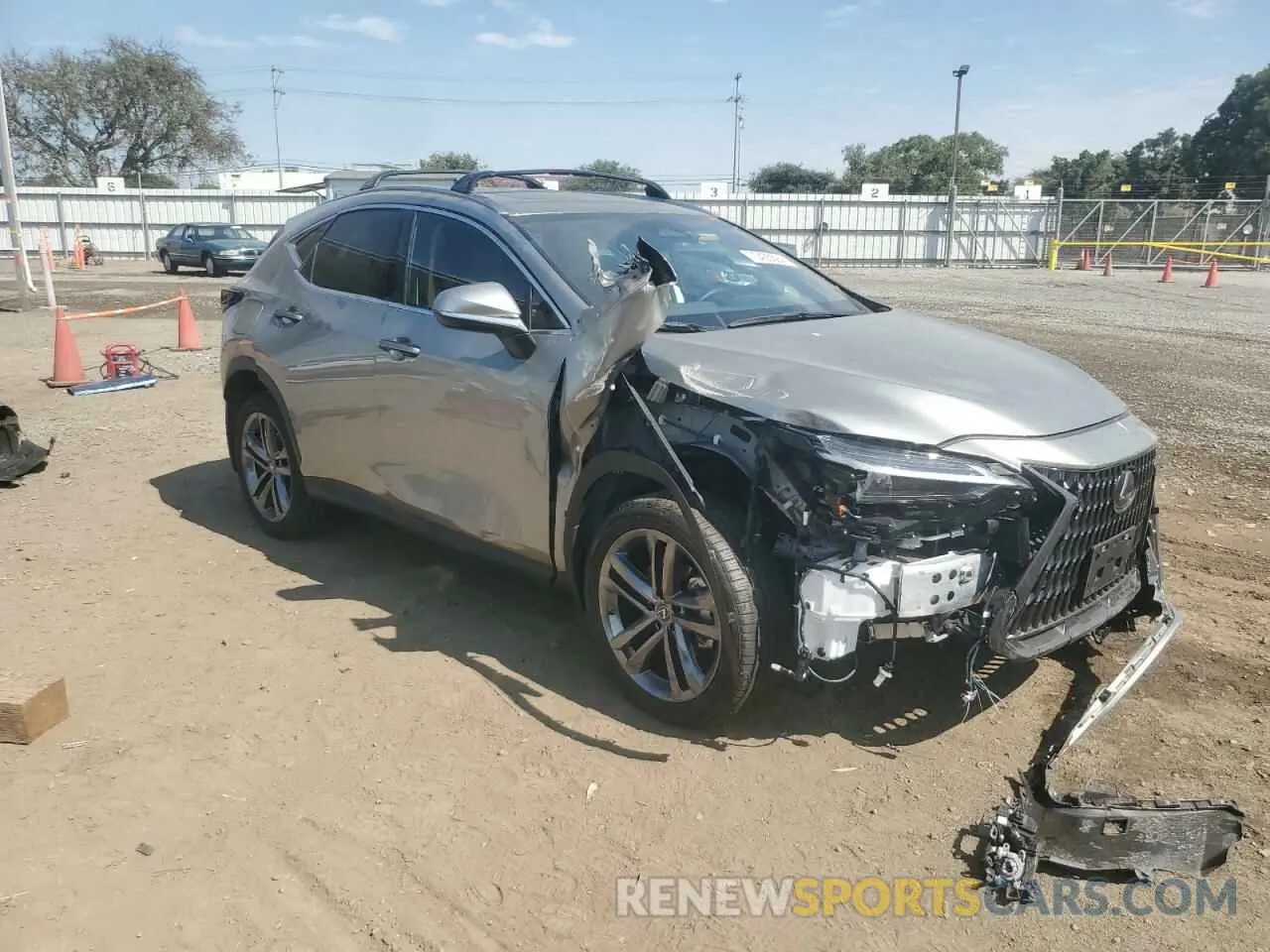 4 fotografías del automóvil dañado JTJHKCFZ1P2019074 LEXUS NX 450H 2023