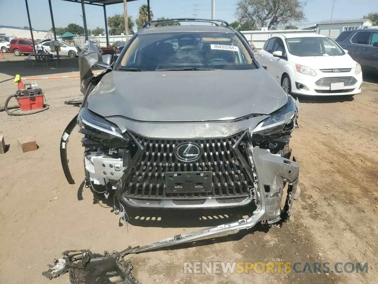 5 fotografías del automóvil dañado JTJHKCFZ1P2019074 LEXUS NX 450H 2023