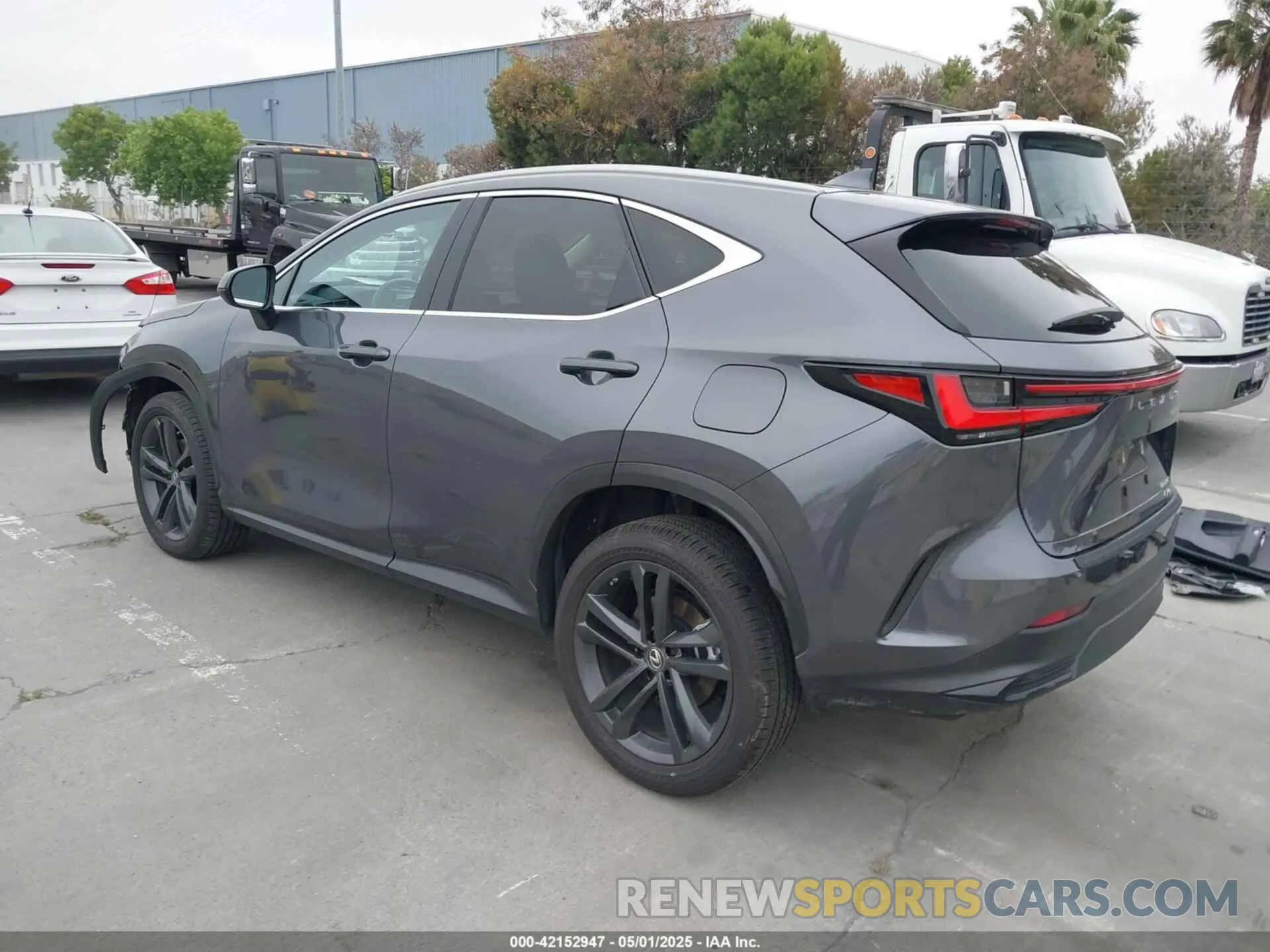 3 fotografías del automóvil dañado JTJHKCFZXP2017789 LEXUS NX 450H+ 2023
