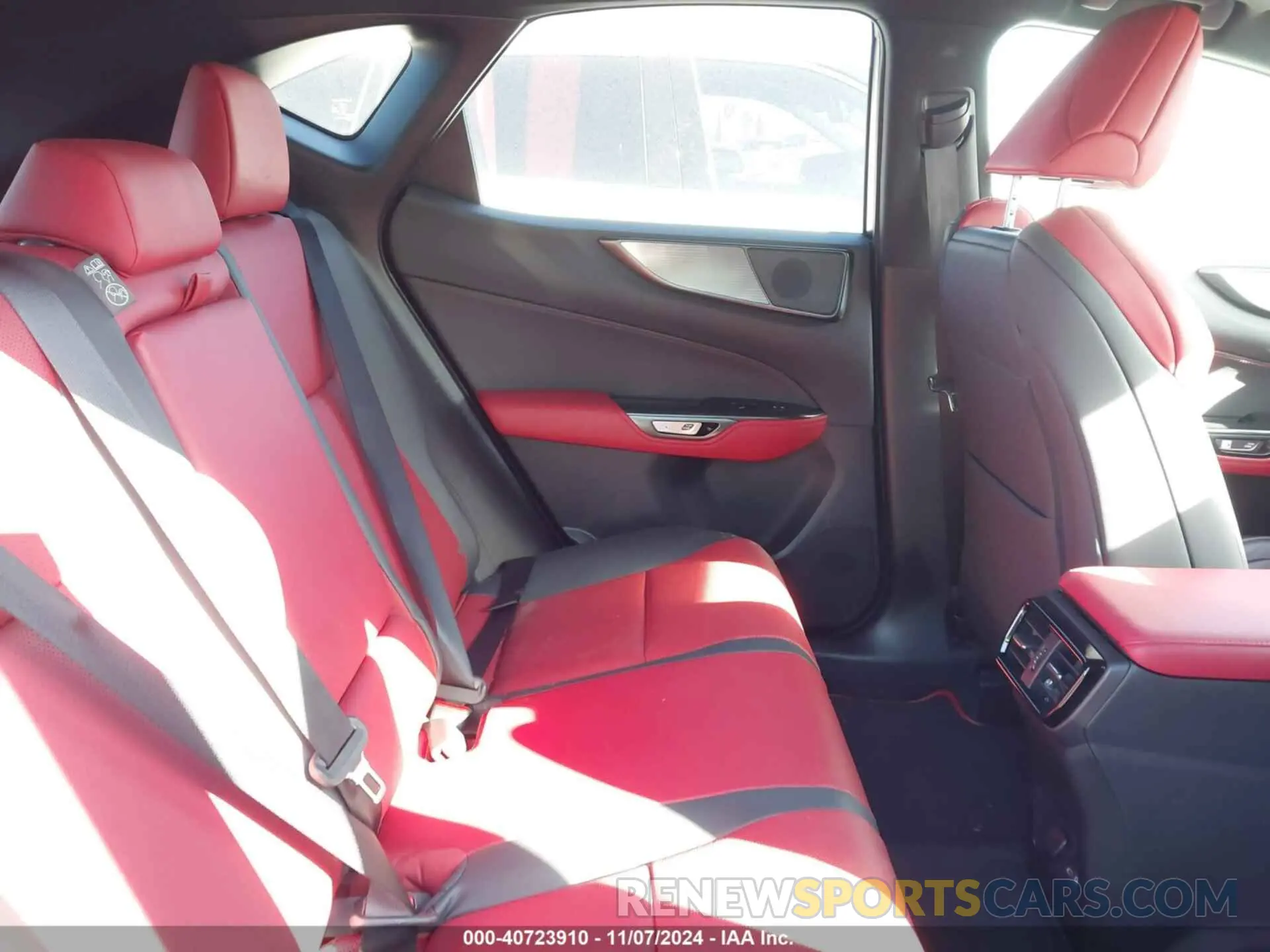 8 fotografías del automóvil dañado JTJKKCFZ1P2019615 LEXUS NX 450H+ 2023