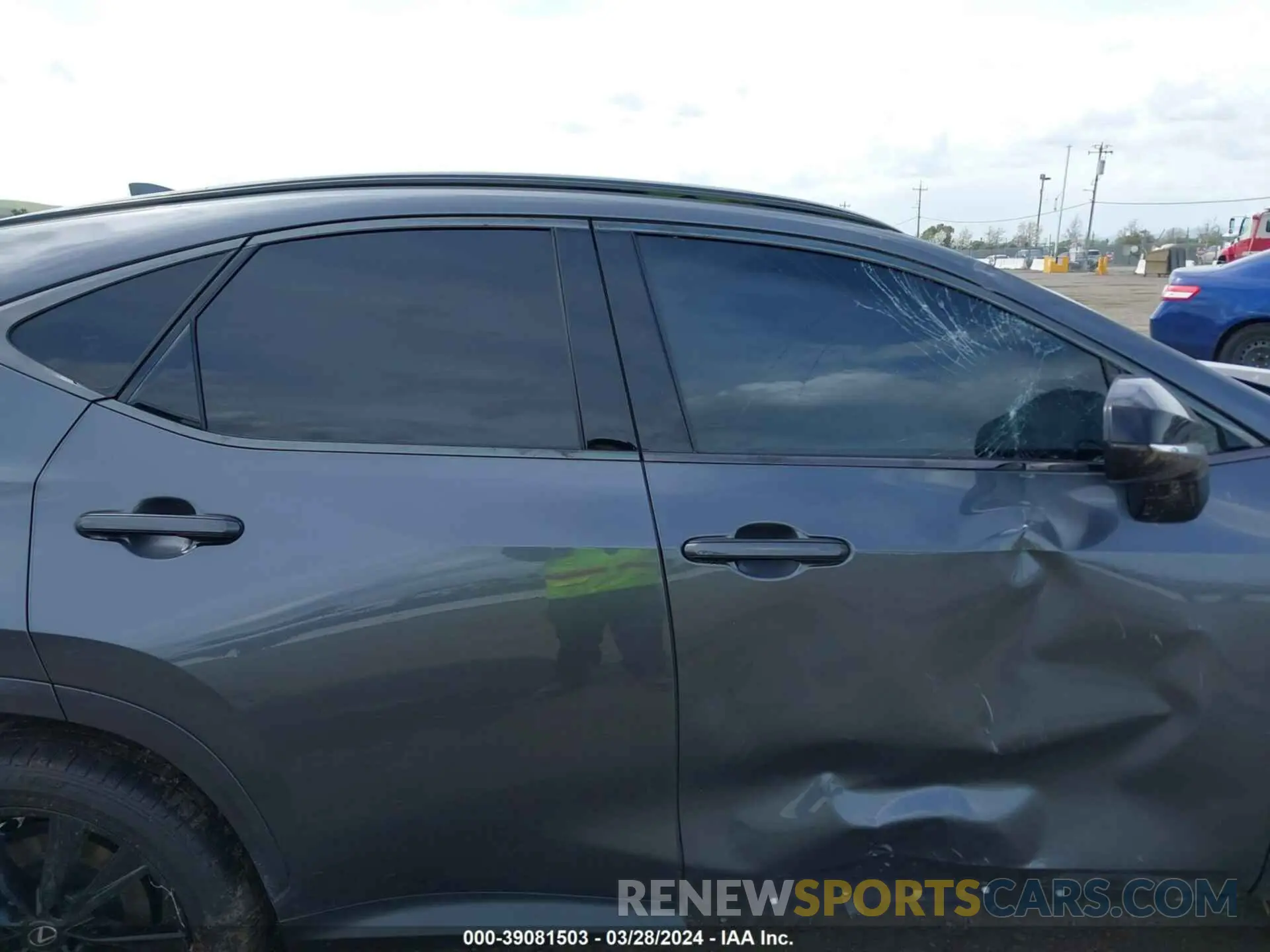 14 fotografías del automóvil dañado JTJKKCFZXP2016146 LEXUS NX 450H+ 2023