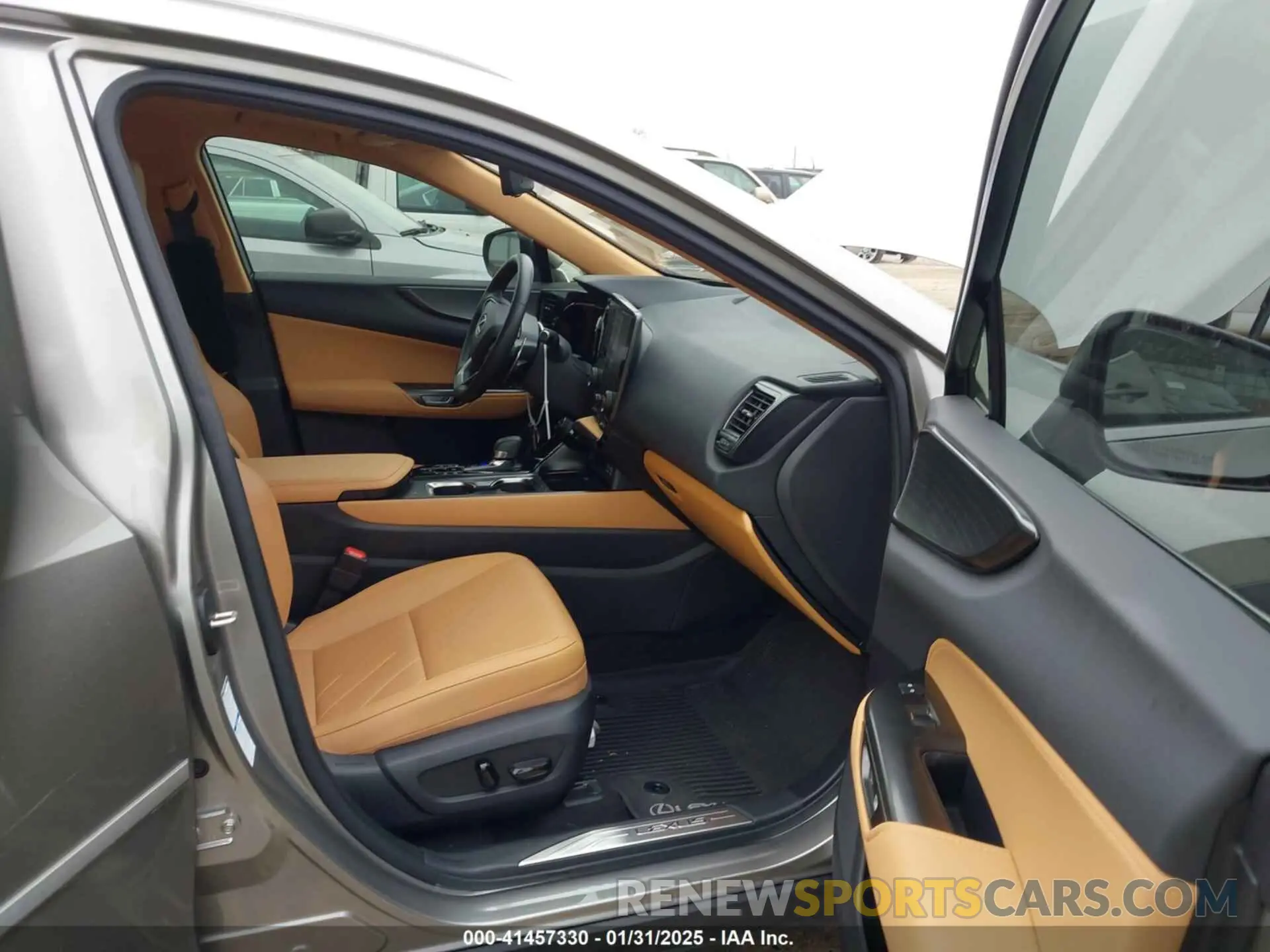 5 fotografías del automóvil dañado JTJHKCFZ0R2025435 LEXUS NX 450H+ 2024