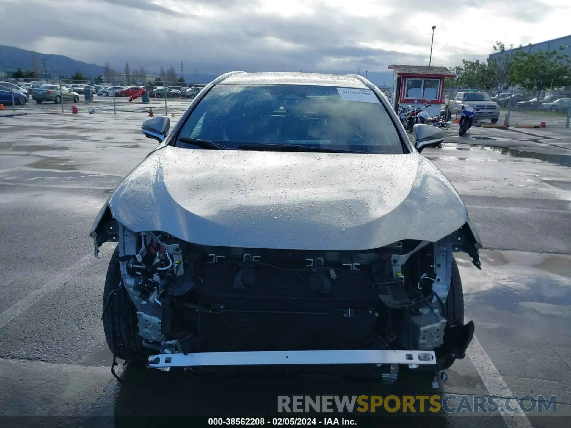 13 fotografías del automóvil dañado JTJHKCFZ7R2021592 LEXUS NX 450H+ 2024