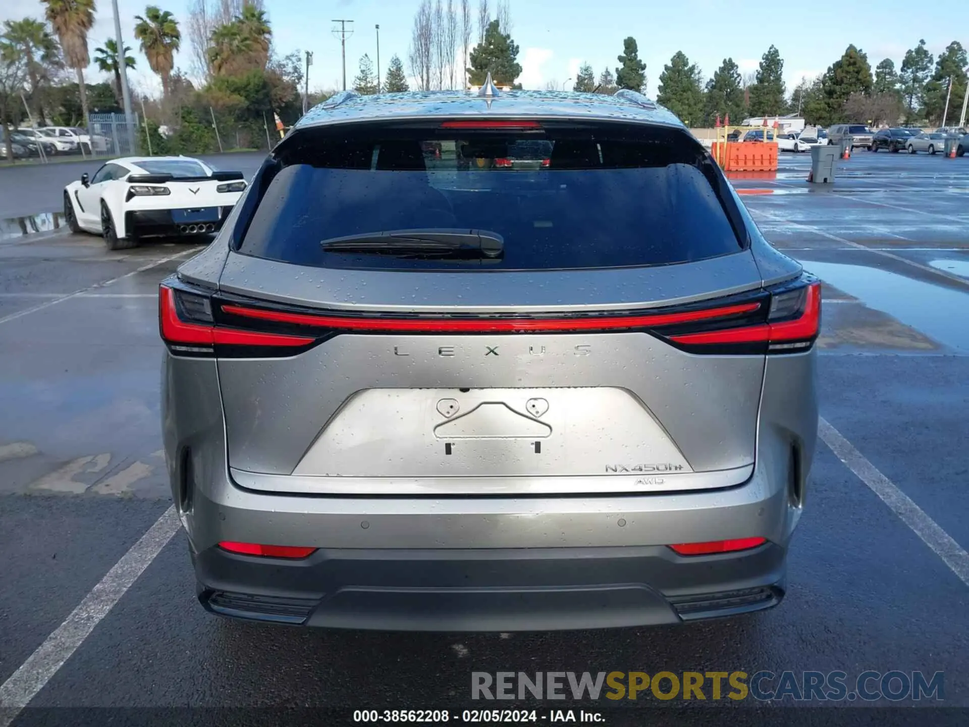17 fotografías del automóvil dañado JTJHKCFZ7R2021592 LEXUS NX 450H+ 2024