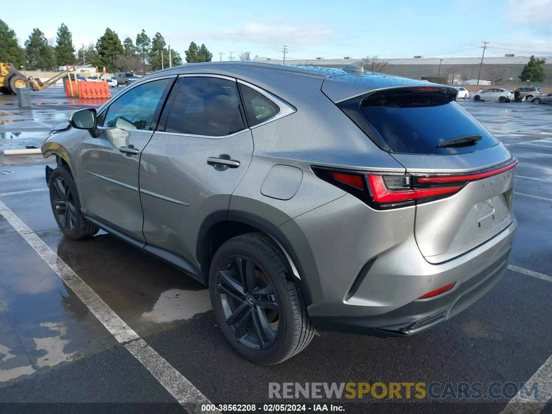 3 fotografías del automóvil dañado JTJHKCFZ7R2021592 LEXUS NX 450H+ 2024