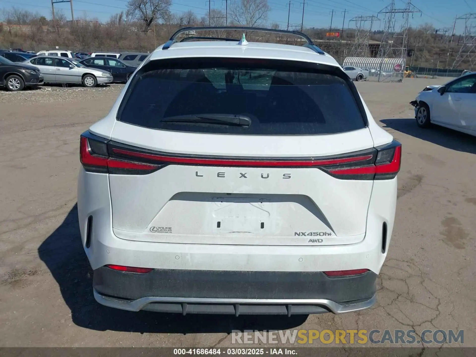 17 fotografías del automóvil dañado JTJKKCFZ7R2038592 LEXUS NX 450H+ 2024
