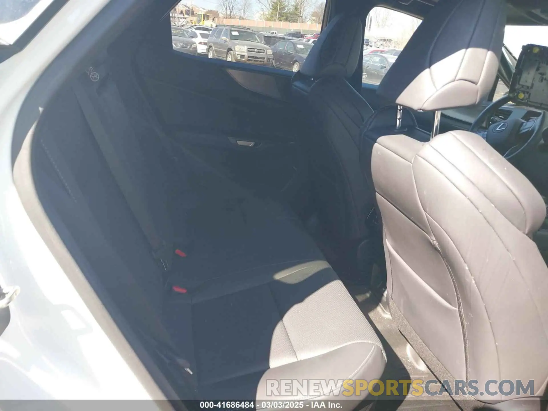8 fotografías del automóvil dañado JTJKKCFZ7R2038592 LEXUS NX 450H+ 2024