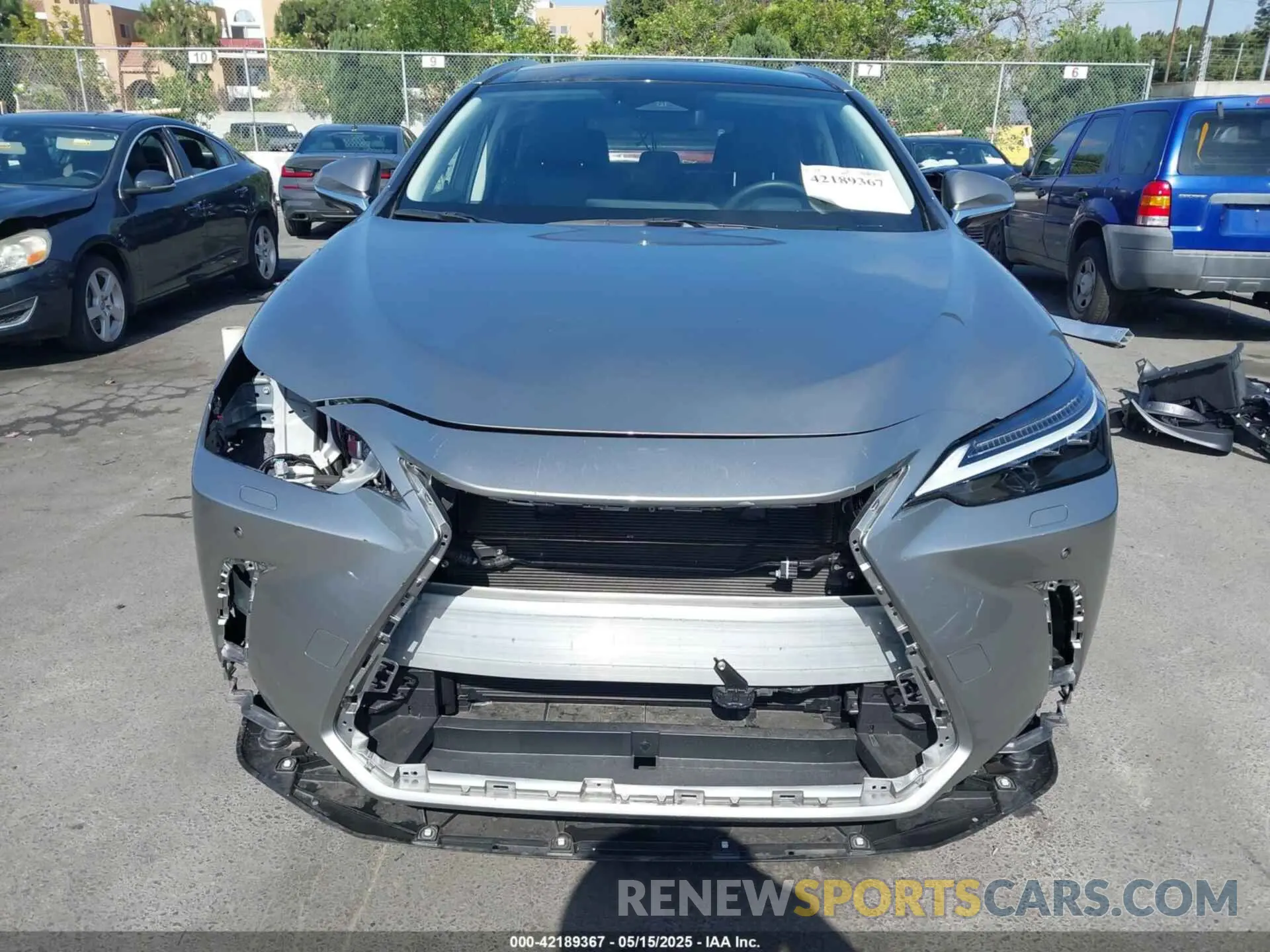 13 fotografías del automóvil dañado JTJHKCFZ2S2044140 LEXUS NX 450H+ 2025