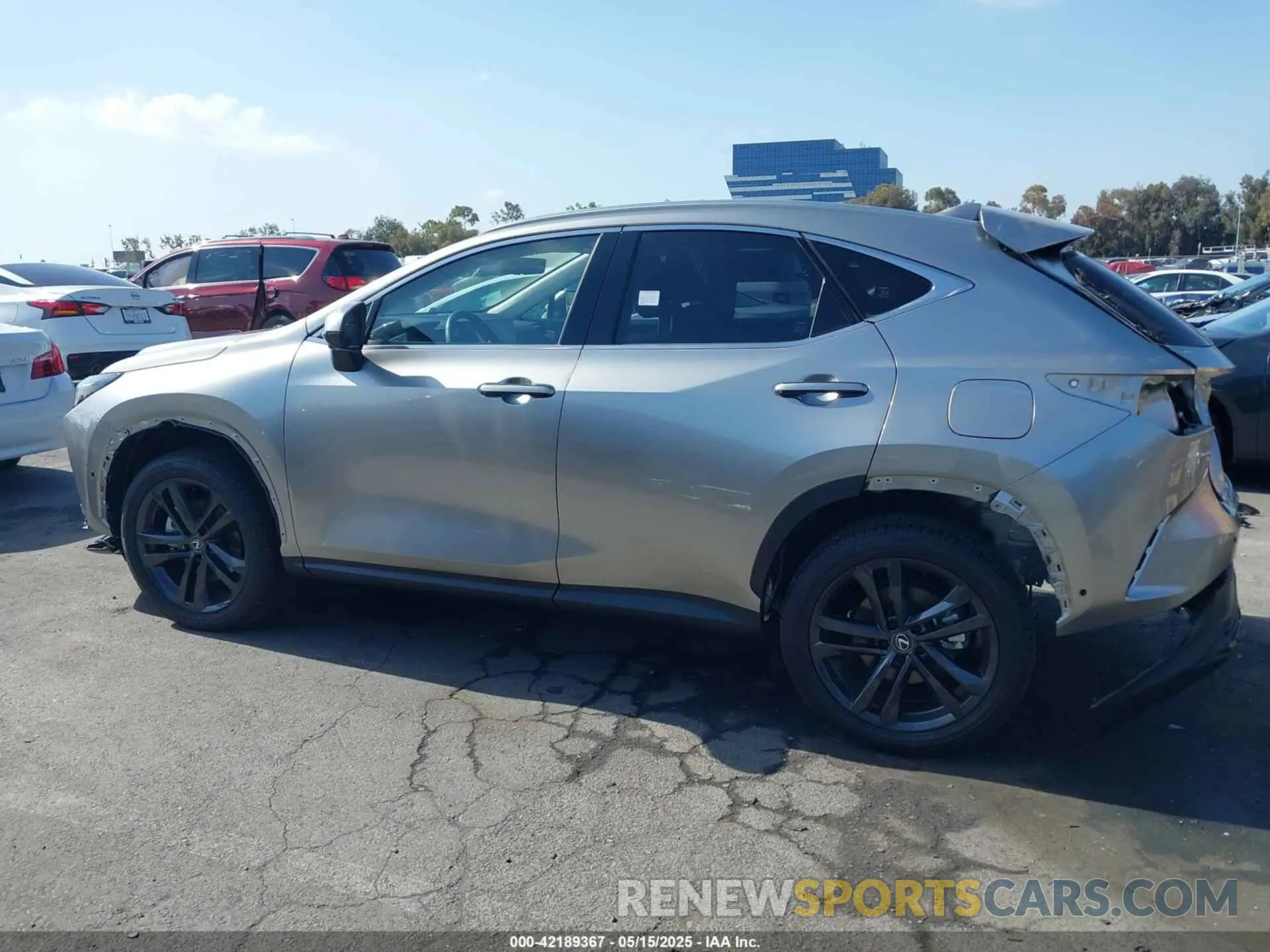15 fotografías del automóvil dañado JTJHKCFZ2S2044140 LEXUS NX 450H+ 2025