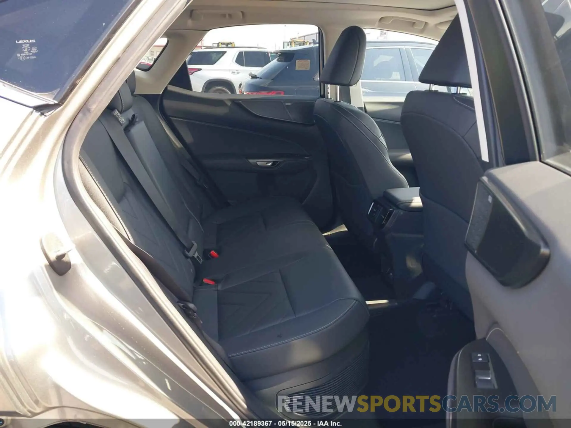8 fotografías del automóvil dañado JTJHKCFZ2S2044140 LEXUS NX 450H+ 2025