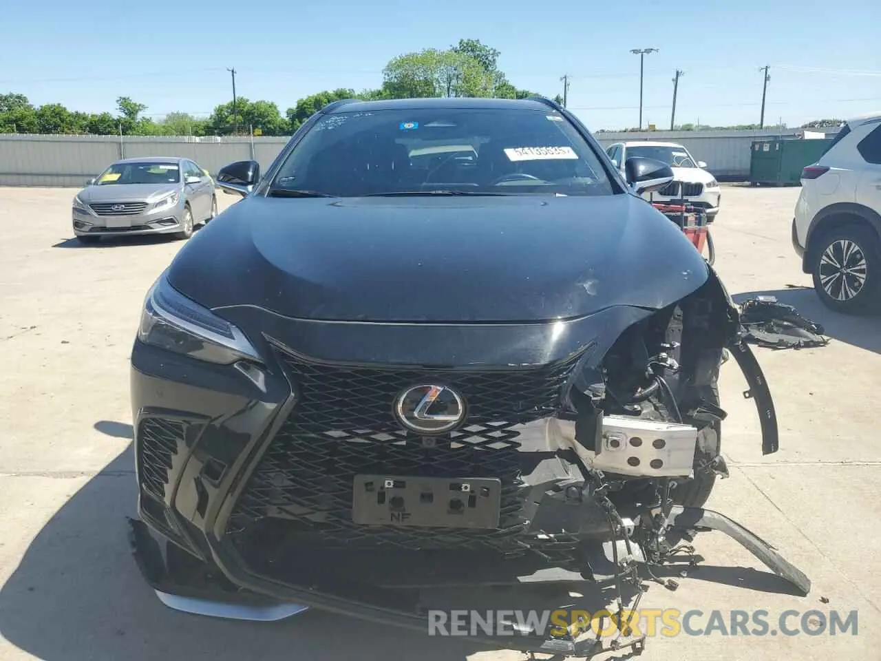5 fotografías del automóvil dañado JTJKKCFZ1R2034733 LEXUS NX 450H LU 2024
