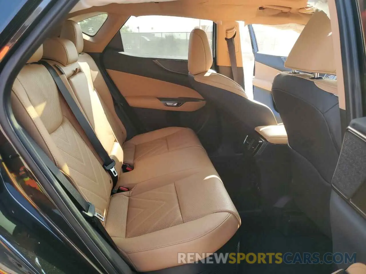 11 fotografías del automóvil dañado JTJHKCFZ4S2044219 LEXUS NX 450H LU 2025