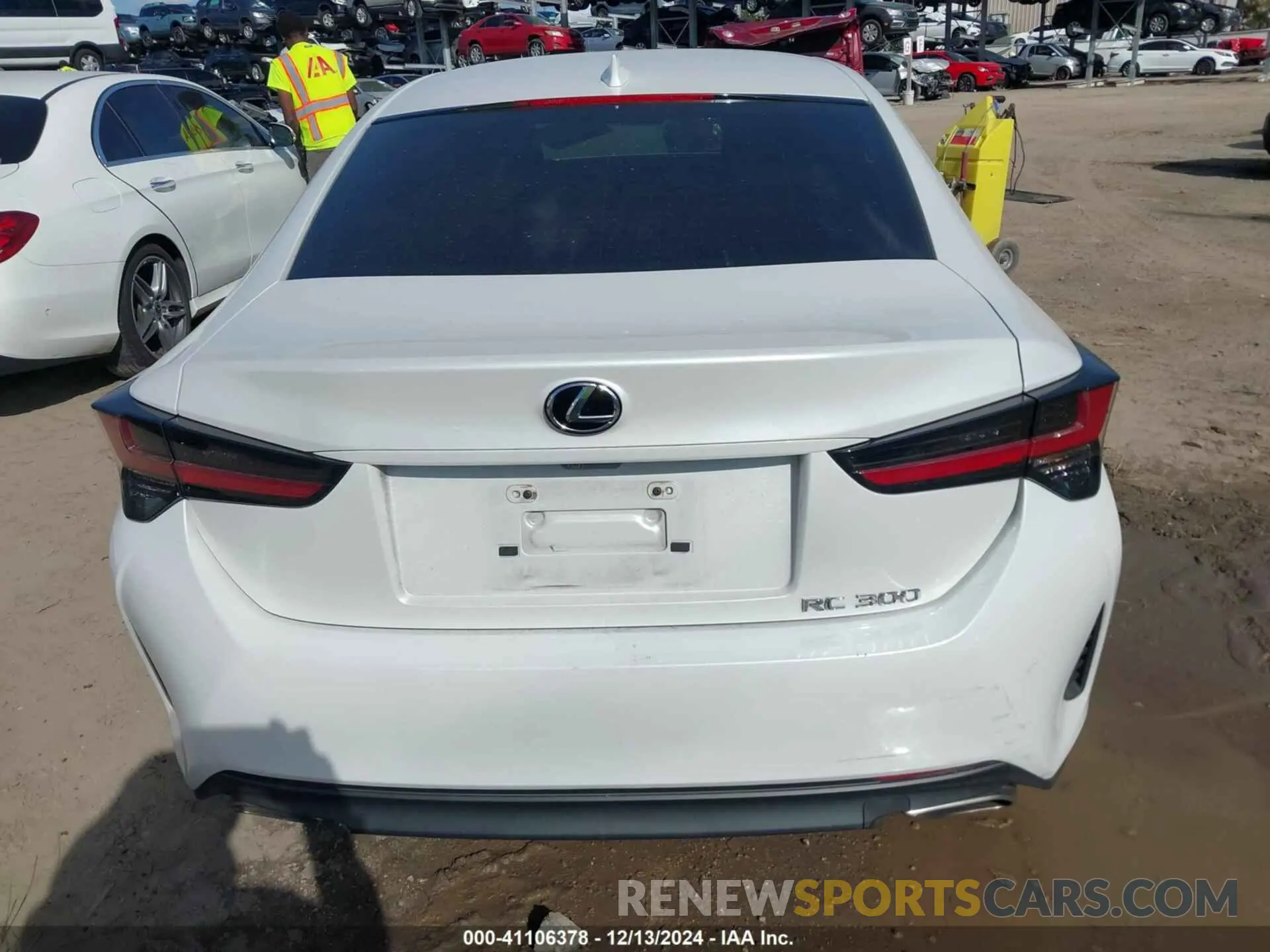 17 fotografías del automóvil dañado JTHHA5BC1K5009685 LEXUS RC 2019