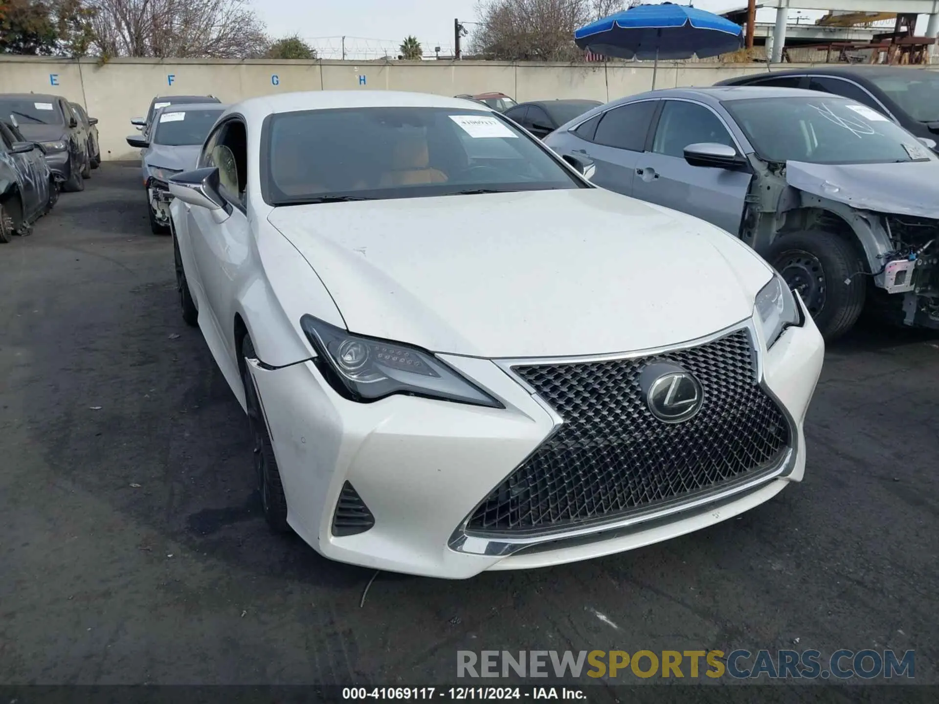 12 fotografías del automóvil dañado JTHHA5BC4K5008935 LEXUS RC 2019