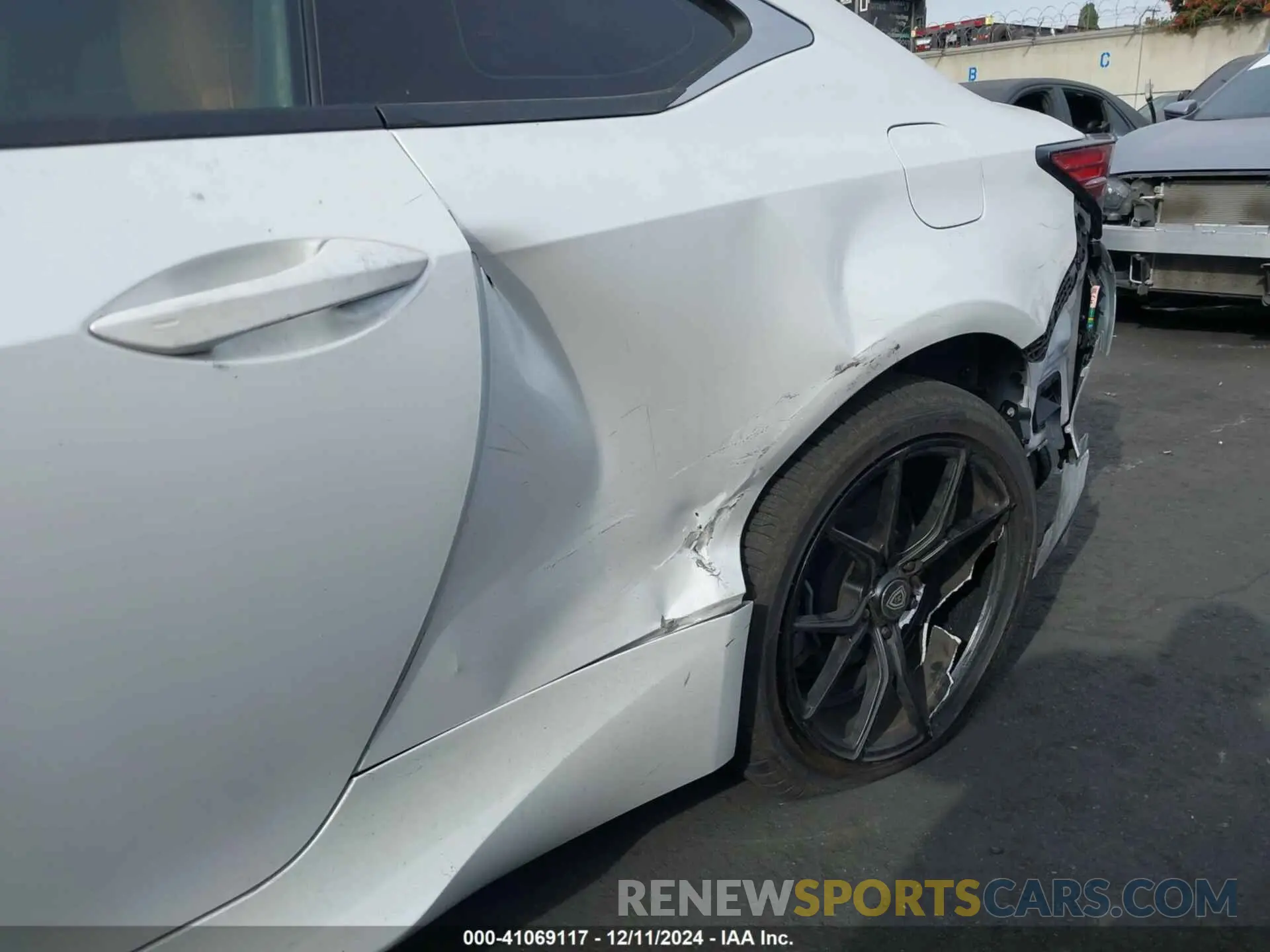 17 fotografías del automóvil dañado JTHHA5BC4K5008935 LEXUS RC 2019