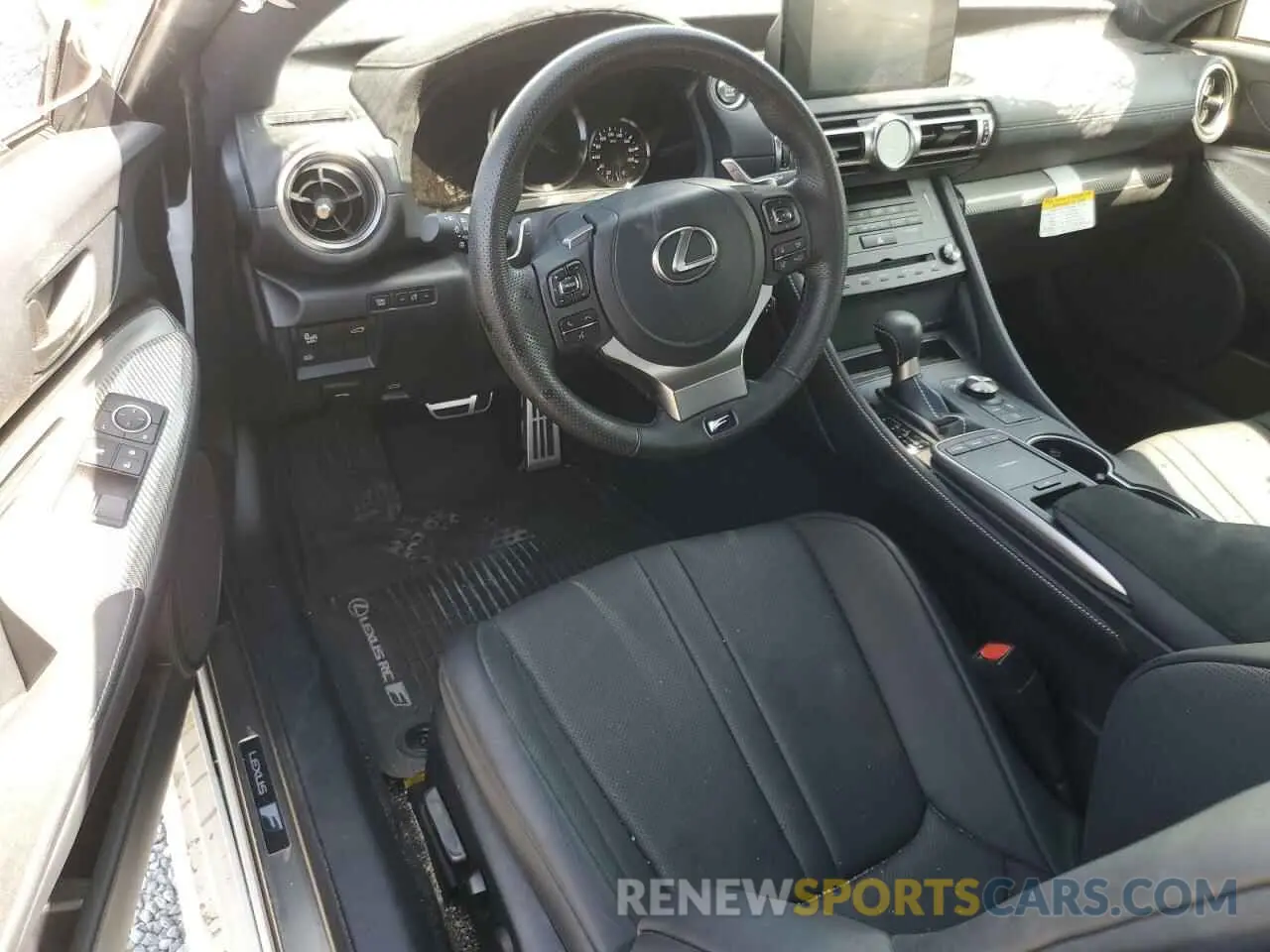 8 fotografías del automóvil dañado JTHAP5BC3R5008936 LEXUS RC 2024