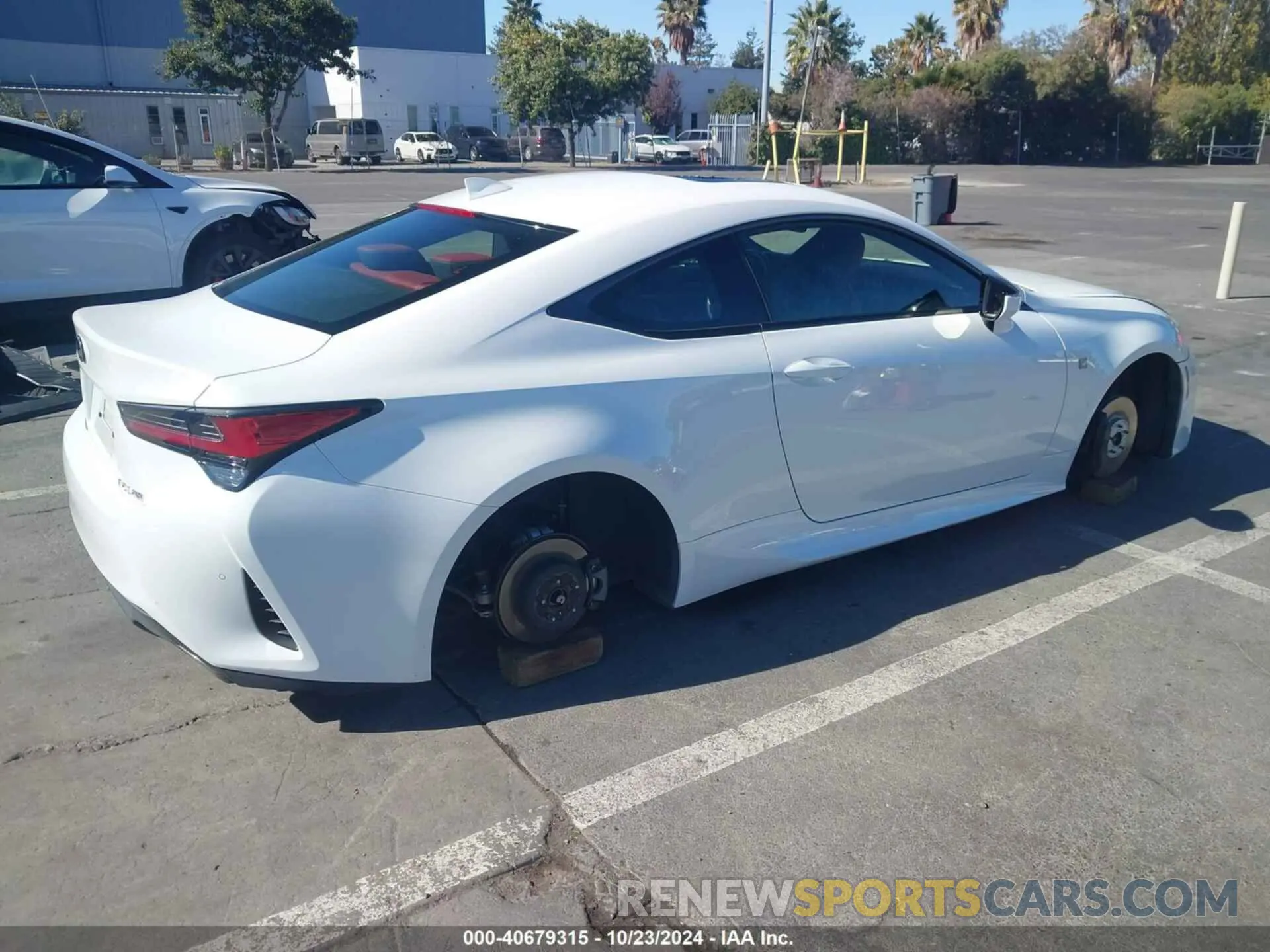 4 fotografías del automóvil dañado JTHHA5BC4K5009762 LEXUS RC 300 2019