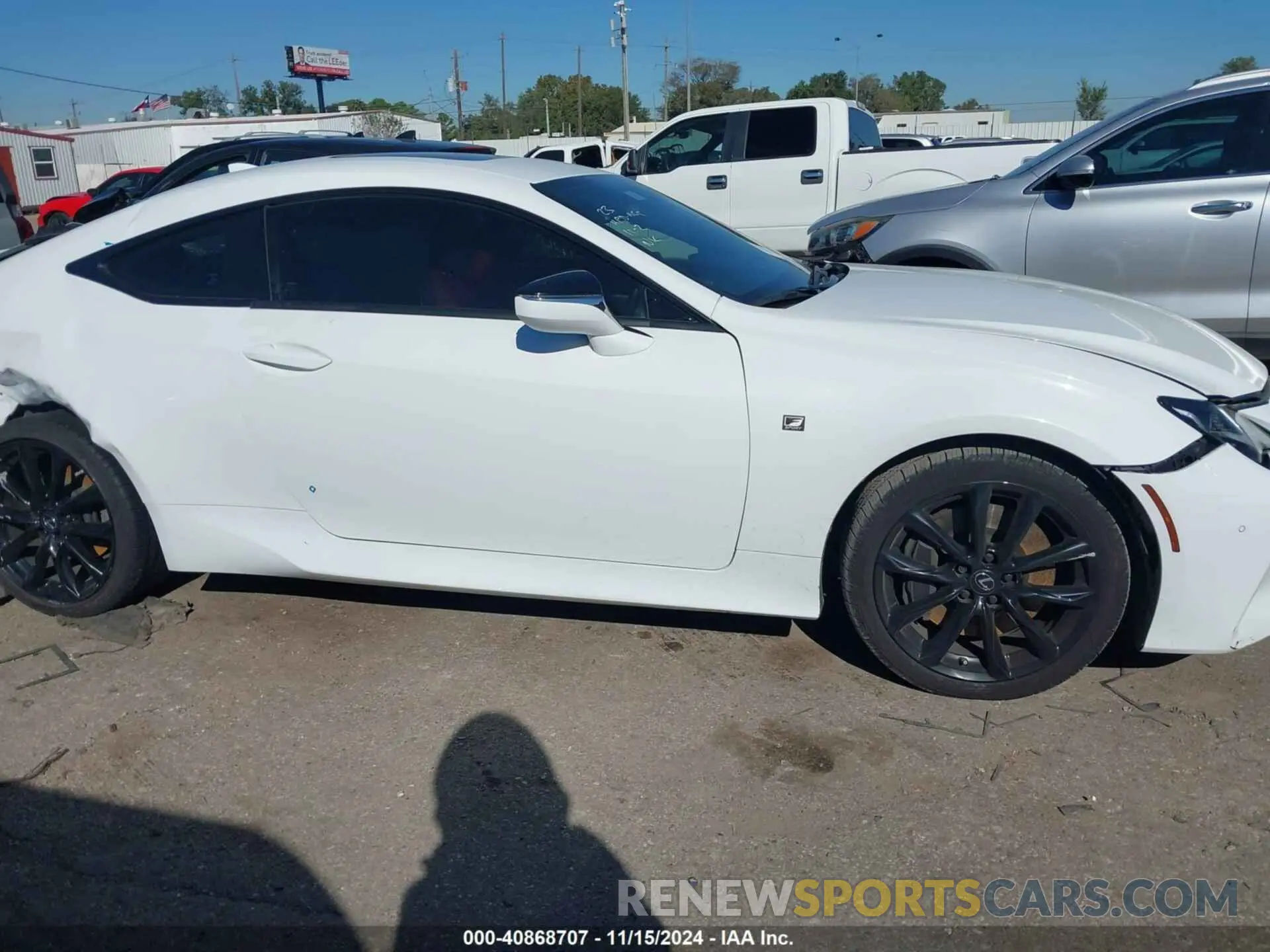 12 fotografías del automóvil dañado JTHHA5BC7K5010209 LEXUS RC 300 2019