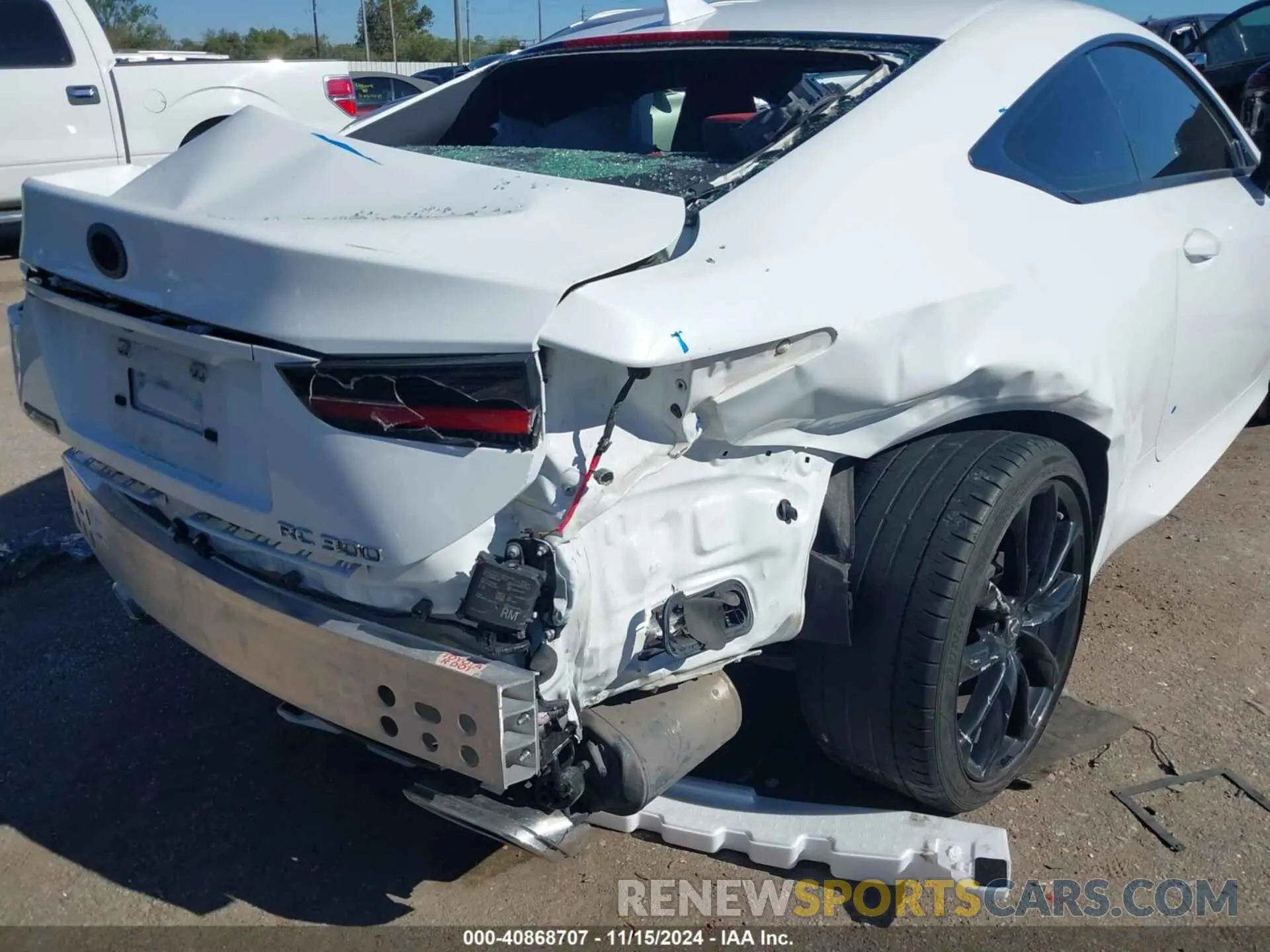 6 fotografías del automóvil dañado JTHHA5BC7K5010209 LEXUS RC 300 2019