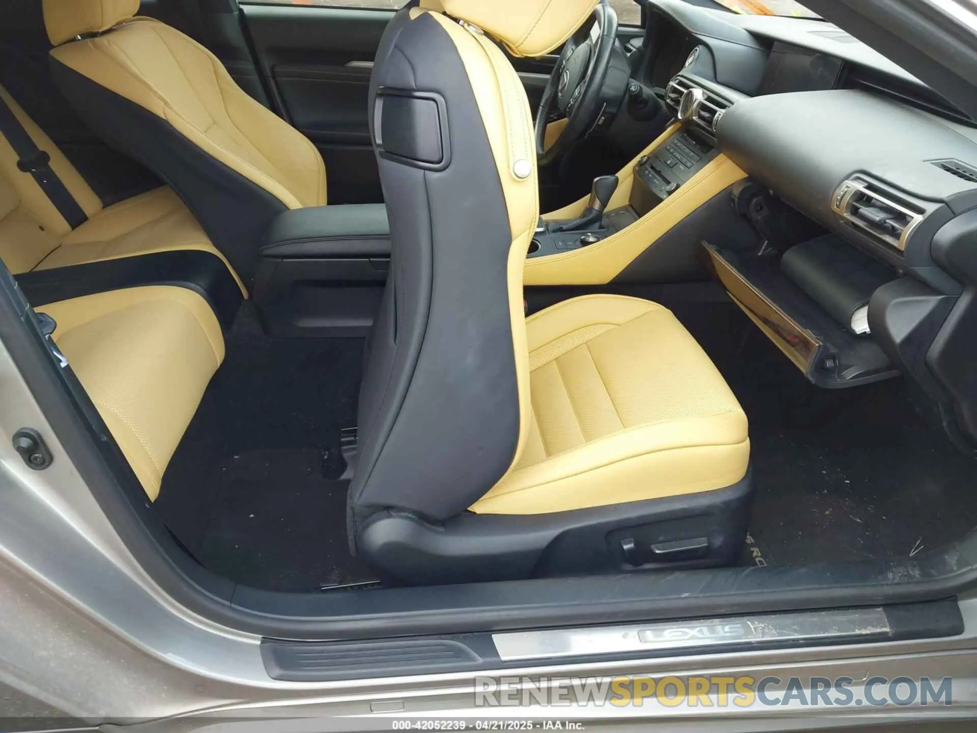 5 fotografías del automóvil dañado JTHS85BC3K5005168 LEXUS RC 300 2019