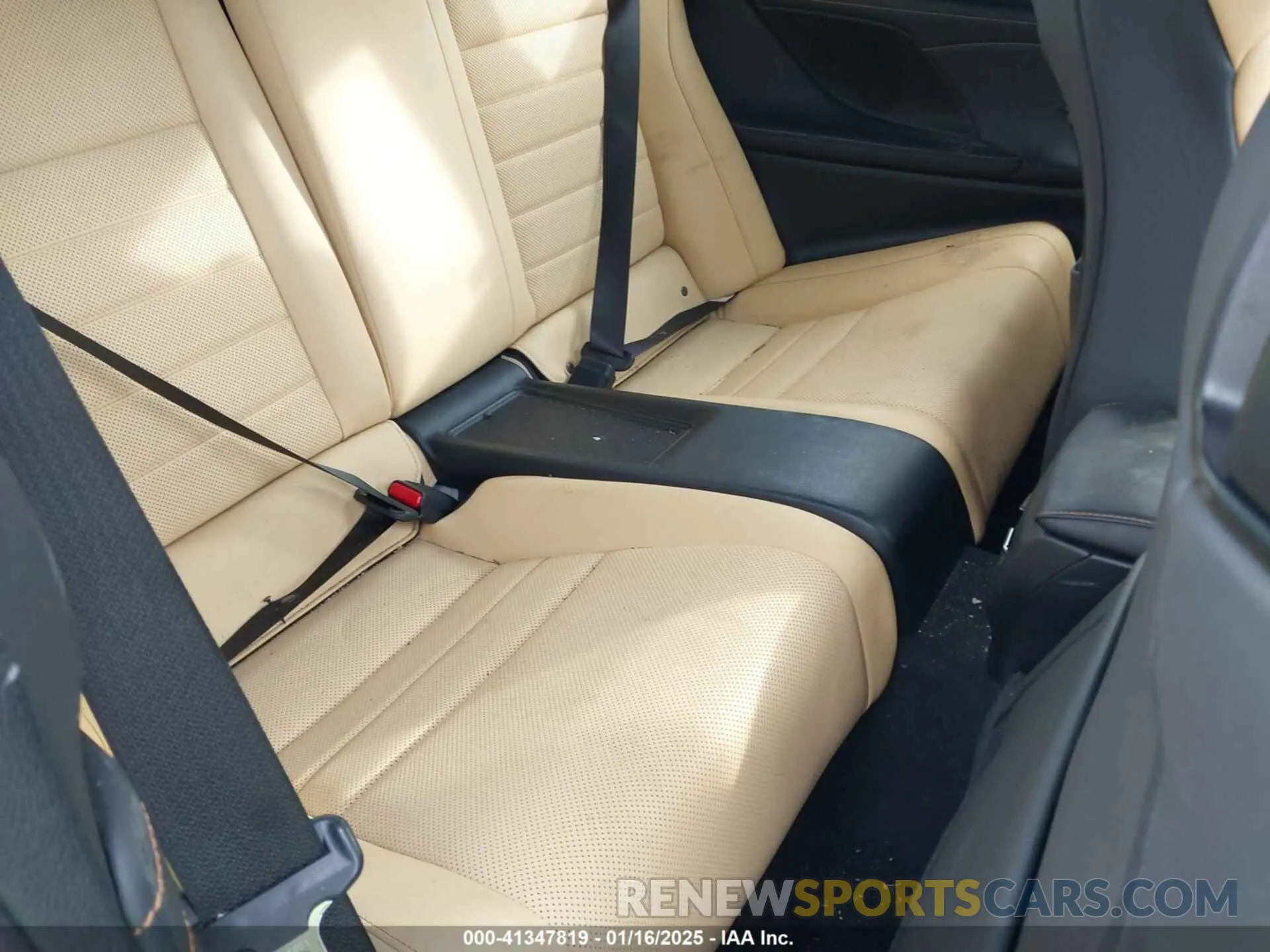 8 fotografías del automóvil dañado JTHS85BC6K5004581 LEXUS RC 300 2019