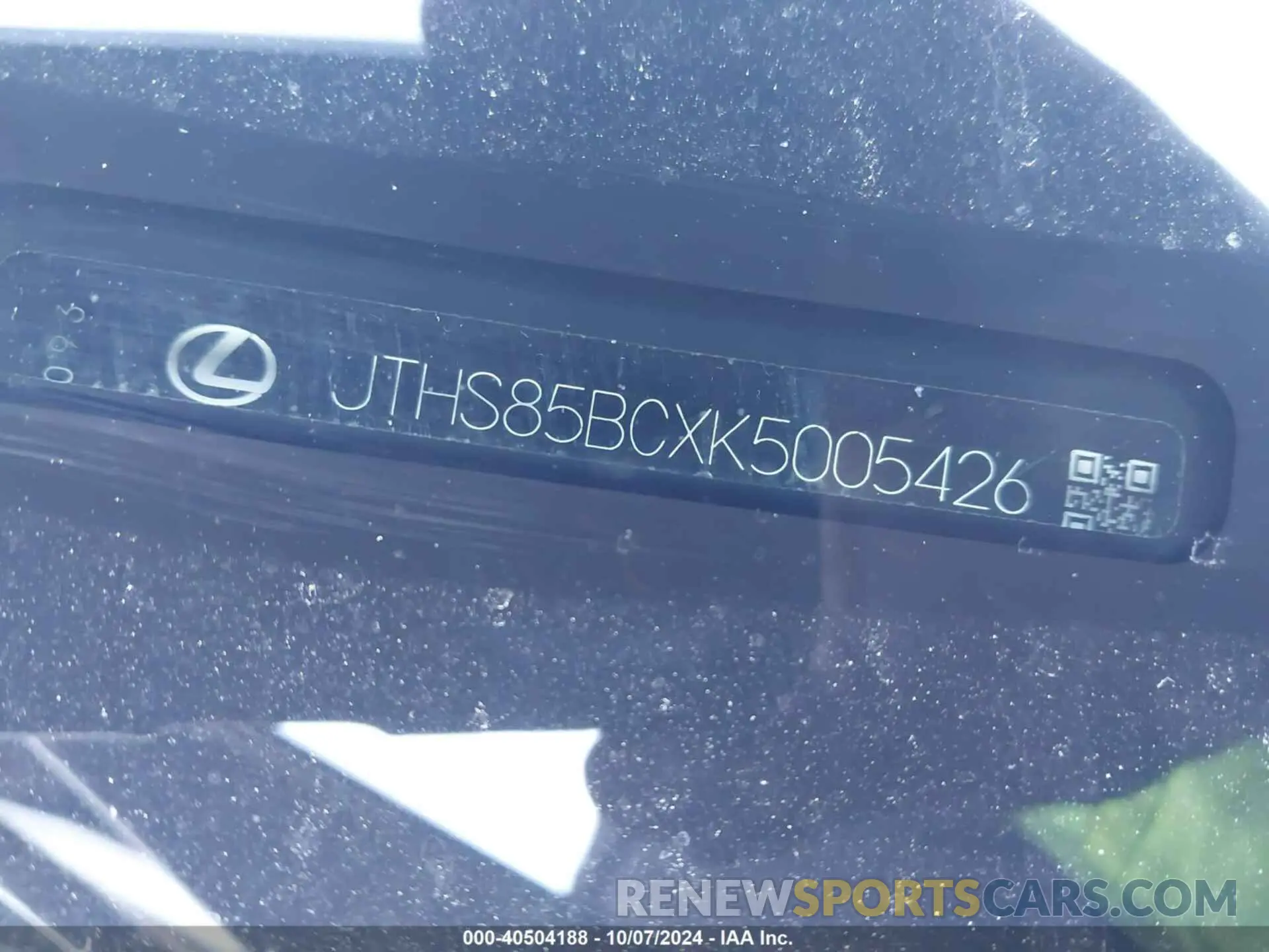17 fotografías del automóvil dañado JTHS85BCXK5005426 LEXUS RC 300 2019