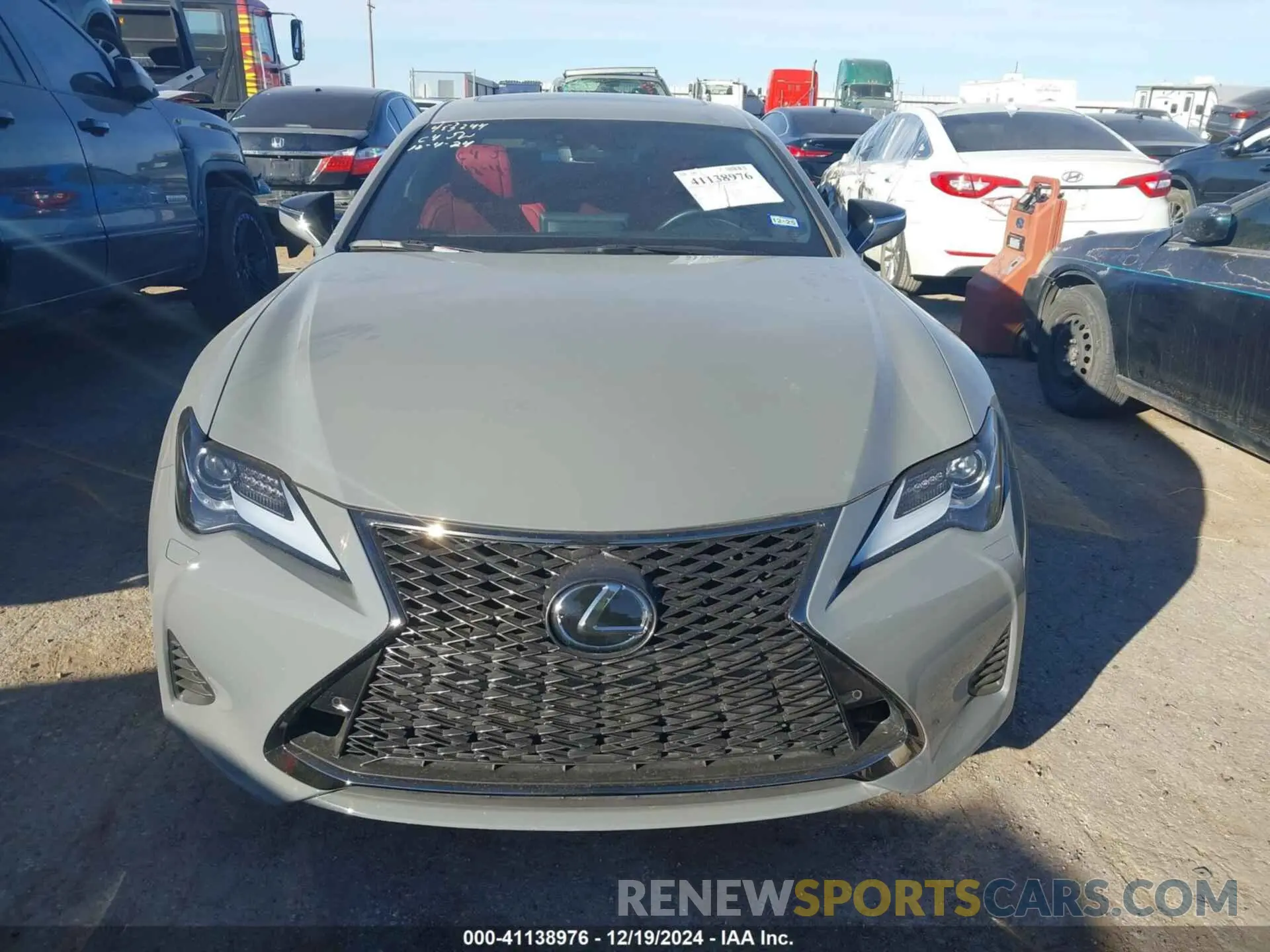13 fotografías del automóvil dañado JTHGA5BC0P5012550 LEXUS RC 300 2023