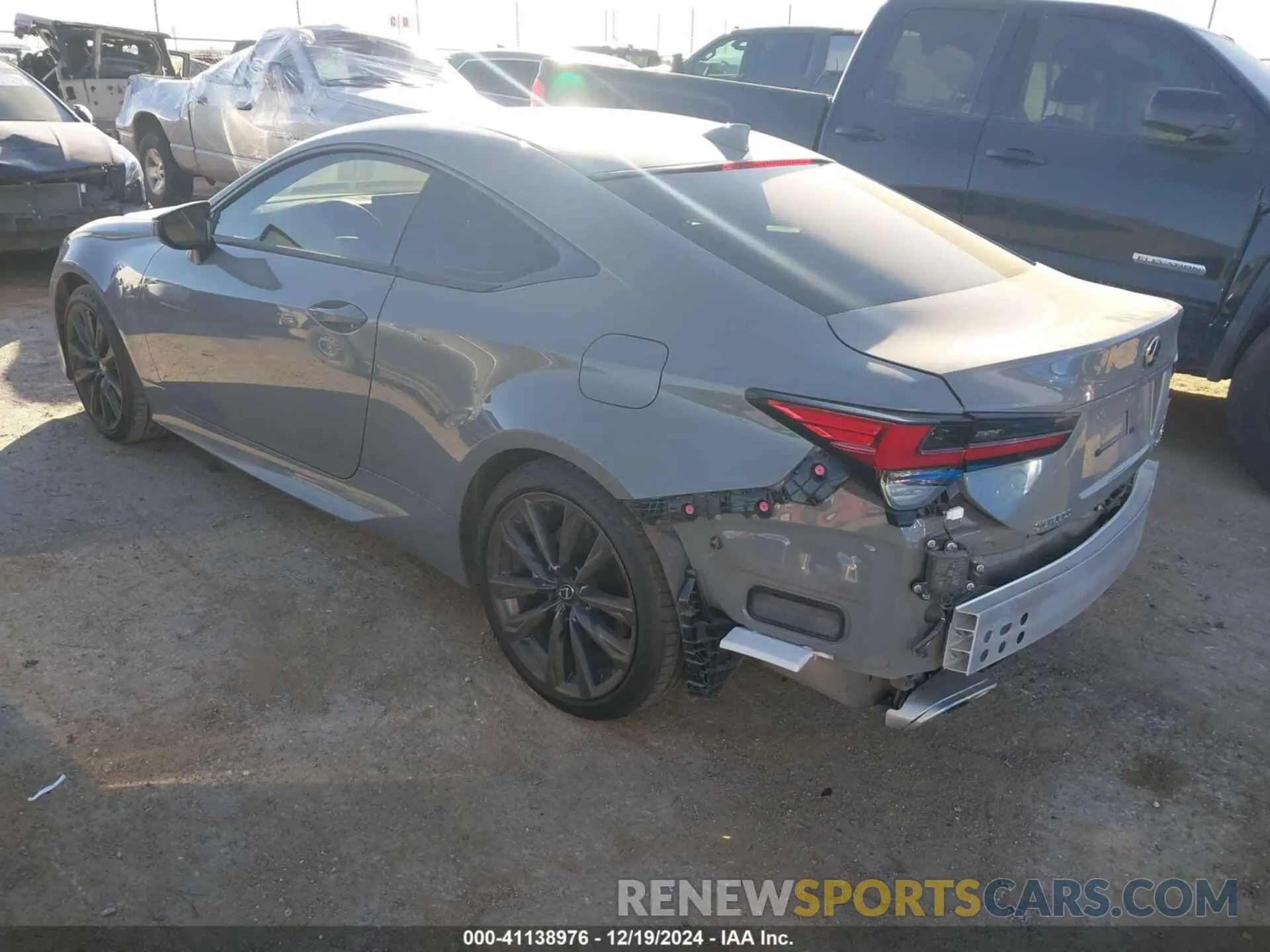 3 fotografías del automóvil dañado JTHGA5BC0P5012550 LEXUS RC 300 2023