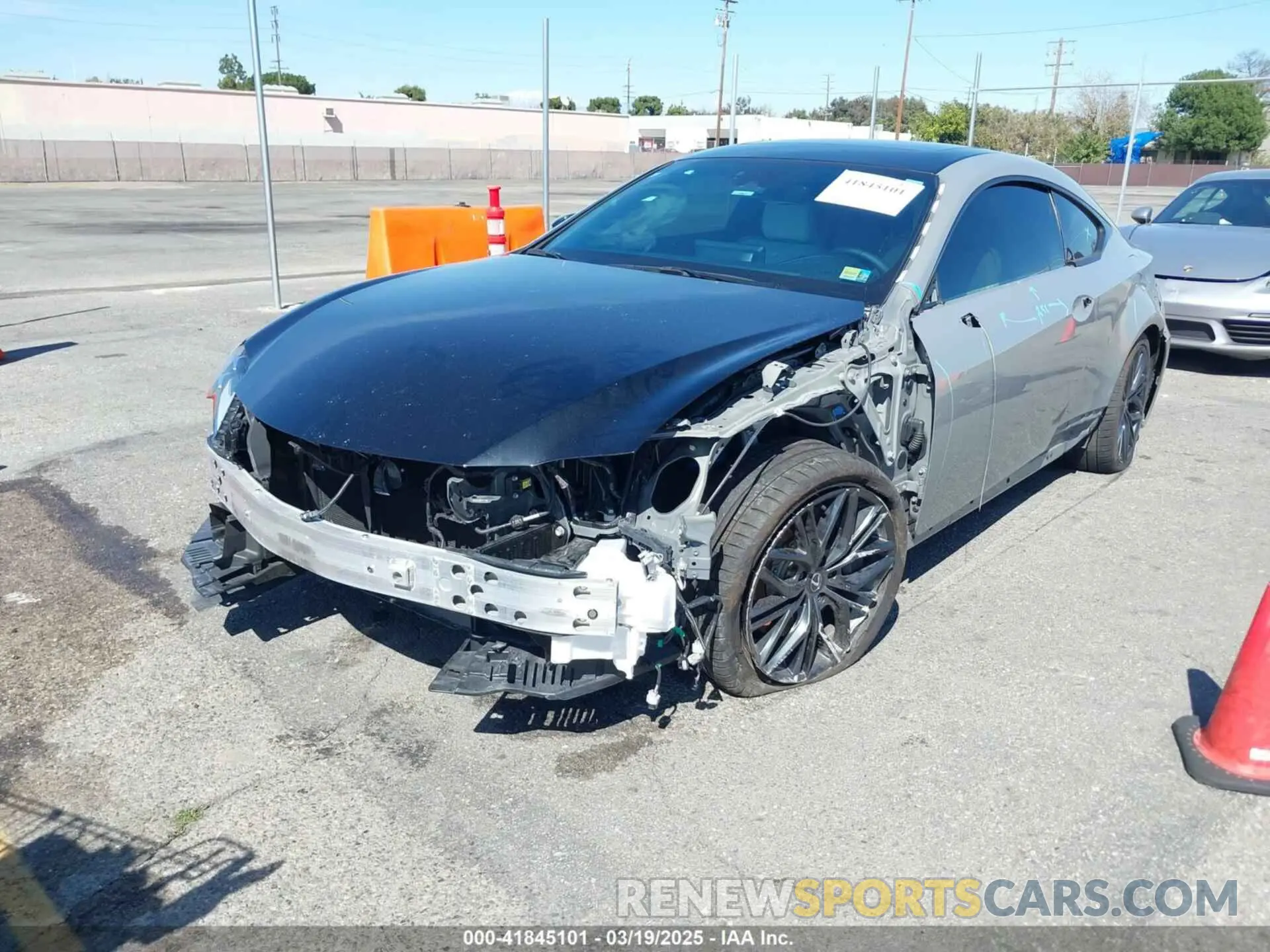 2 fotografías del automóvil dañado JTHGZ5BC0P5027350 LEXUS RC 350 2023