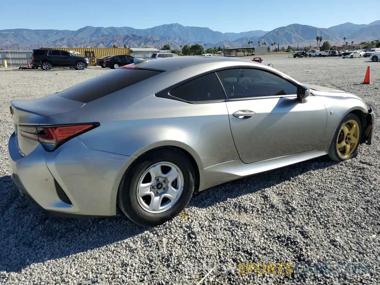 3 fotografías del automóvil dañado JTHHA5BC3K5010093 LEXUS RC300 2019