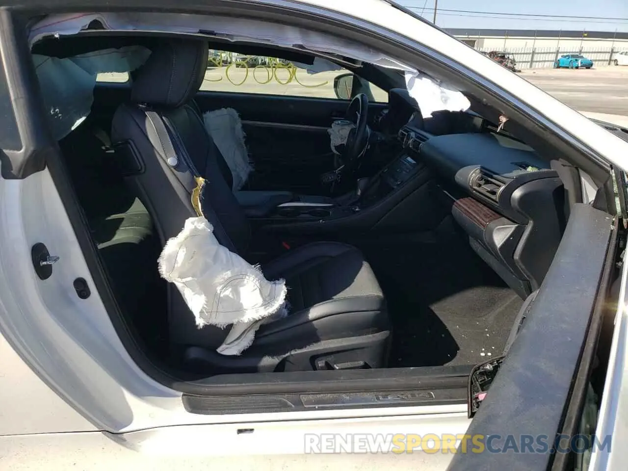 5 fotografías del automóvil dañado JTHHA5BC5K5009639 LEXUS RC300 2019