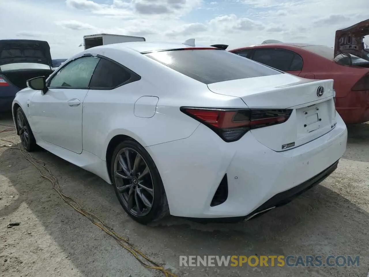 2 fotografías del automóvil dañado JTHHA5BCXK5009507 LEXUS RC300 2019