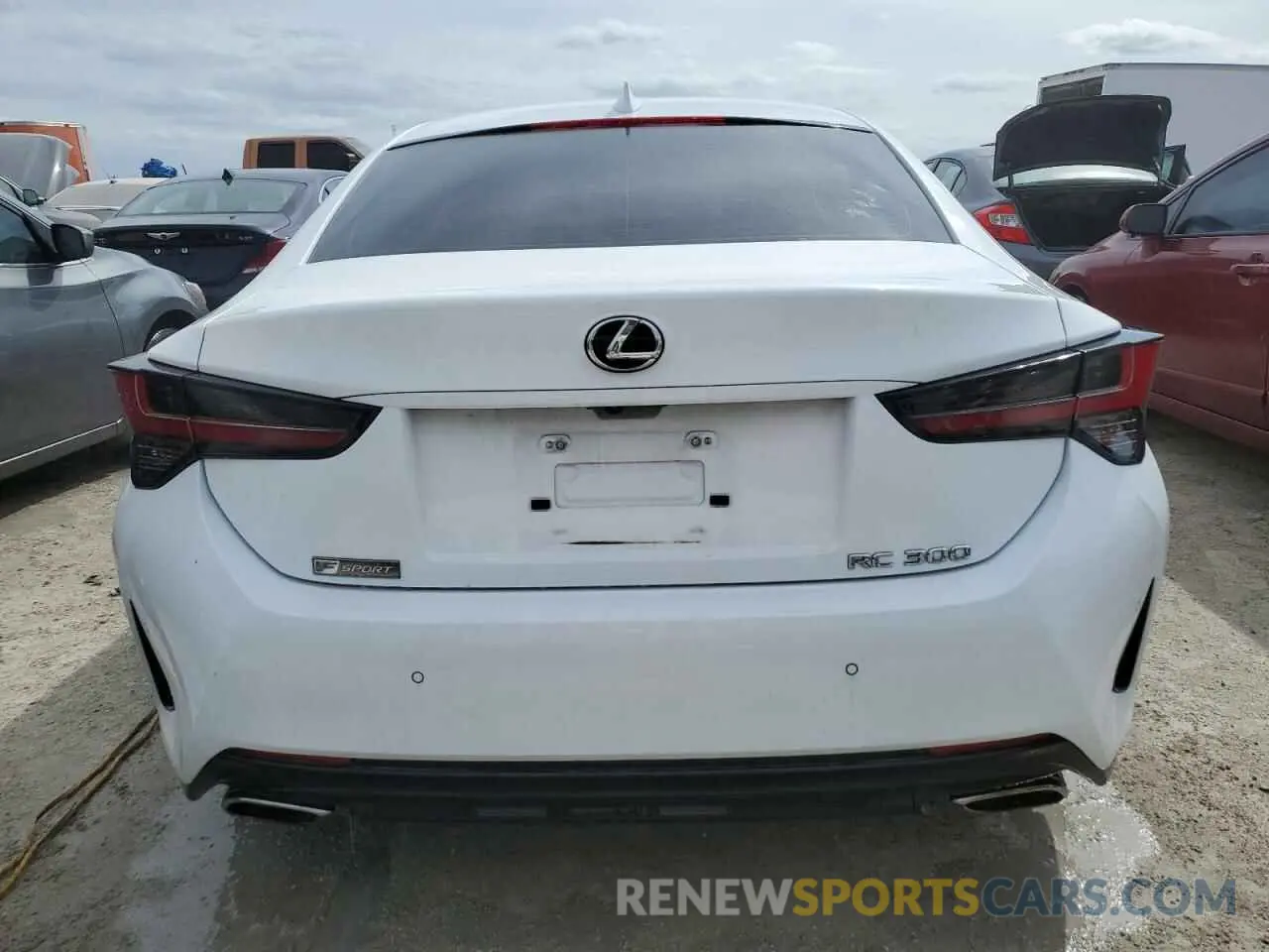 6 fotografías del automóvil dañado JTHHA5BCXK5009507 LEXUS RC300 2019
