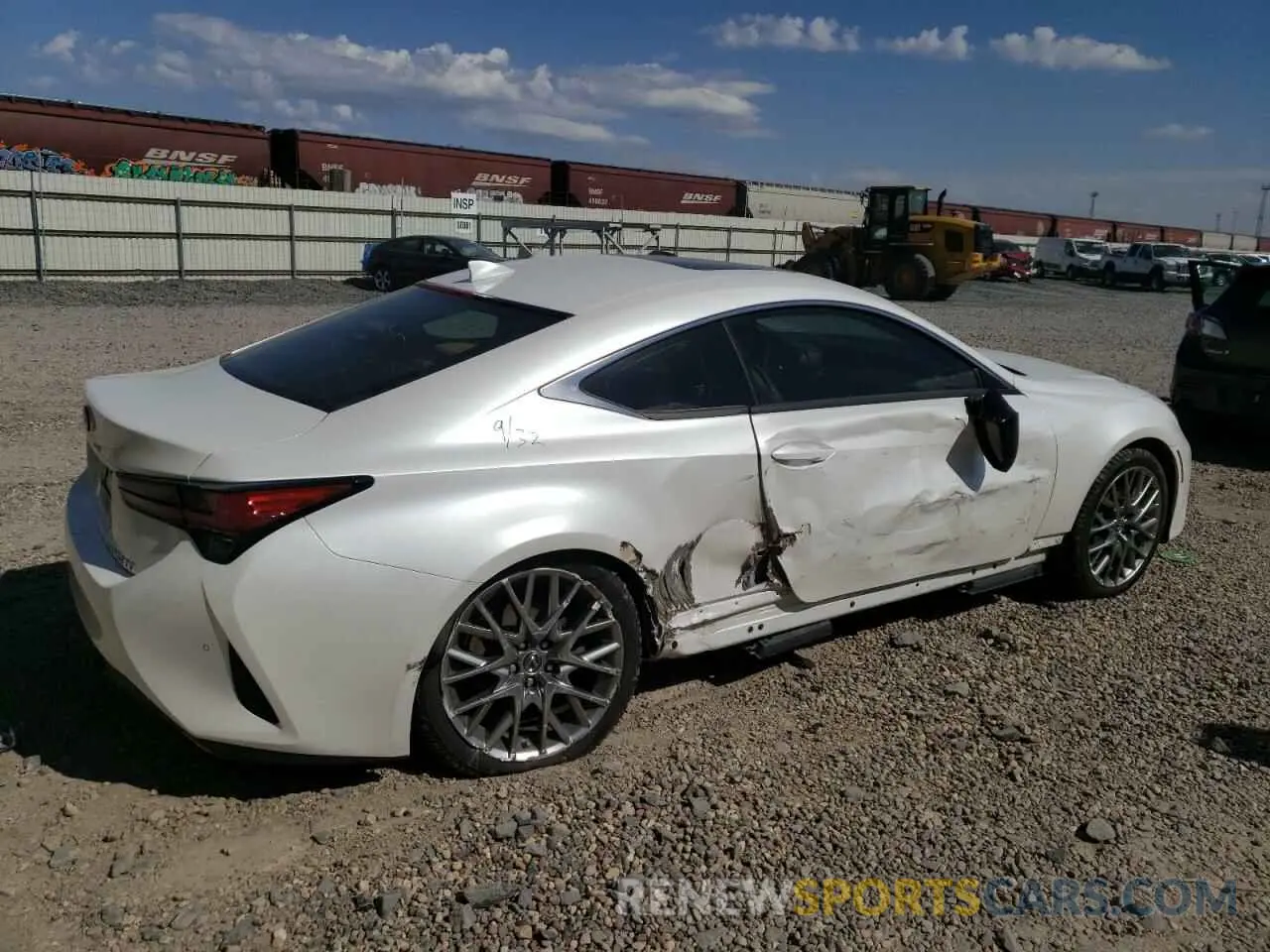 3 fotografías del automóvil dañado JTHS85BC9K5004980 LEXUS RC300 2019