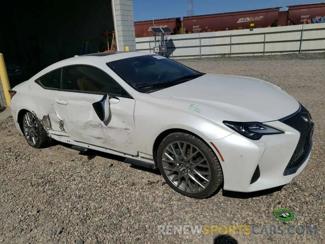 4 fotografías del automóvil dañado JTHS85BC9K5004980 LEXUS RC300 2019