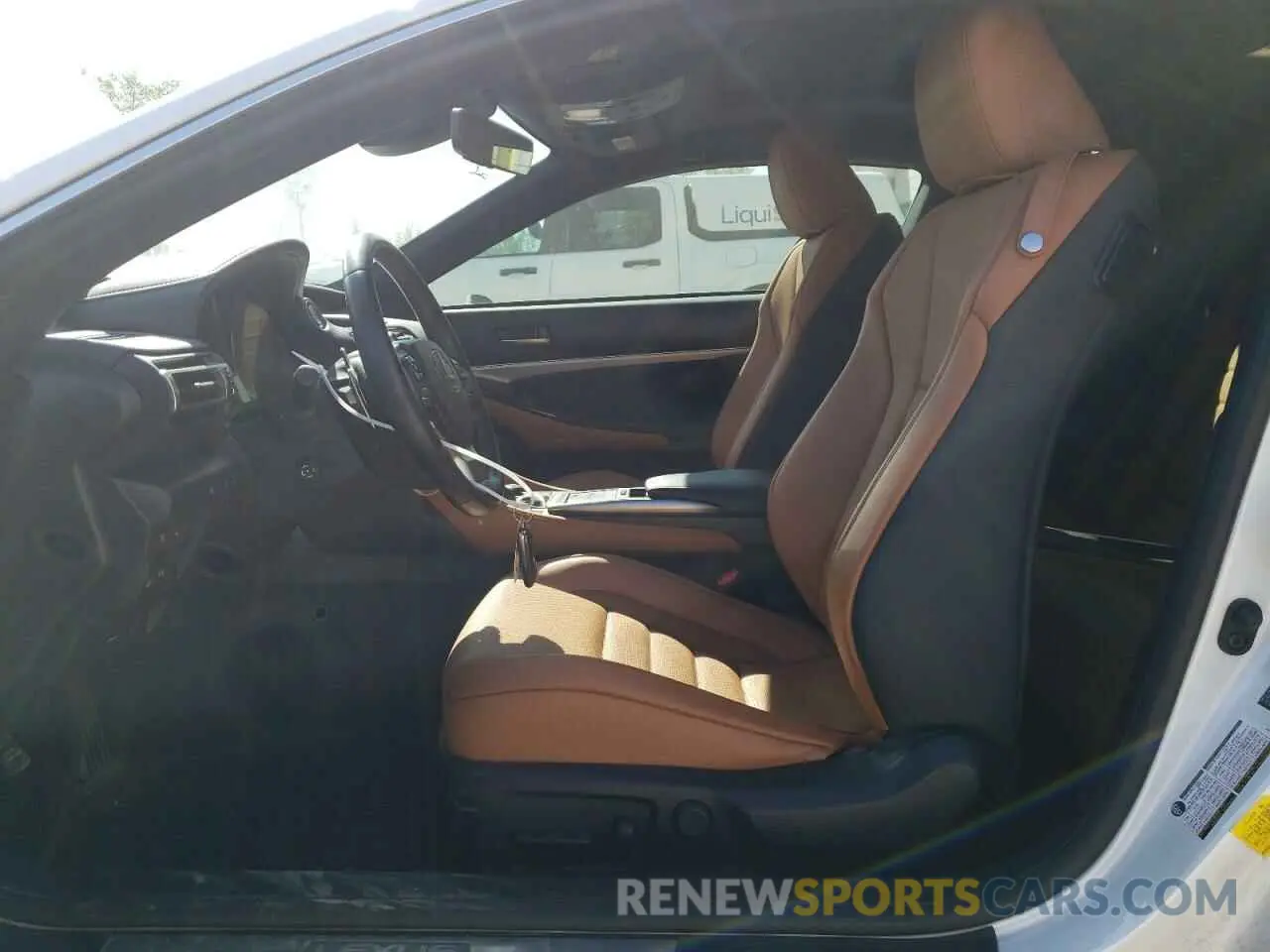 7 fotografías del automóvil dañado JTHS85BC9K5004980 LEXUS RC300 2019