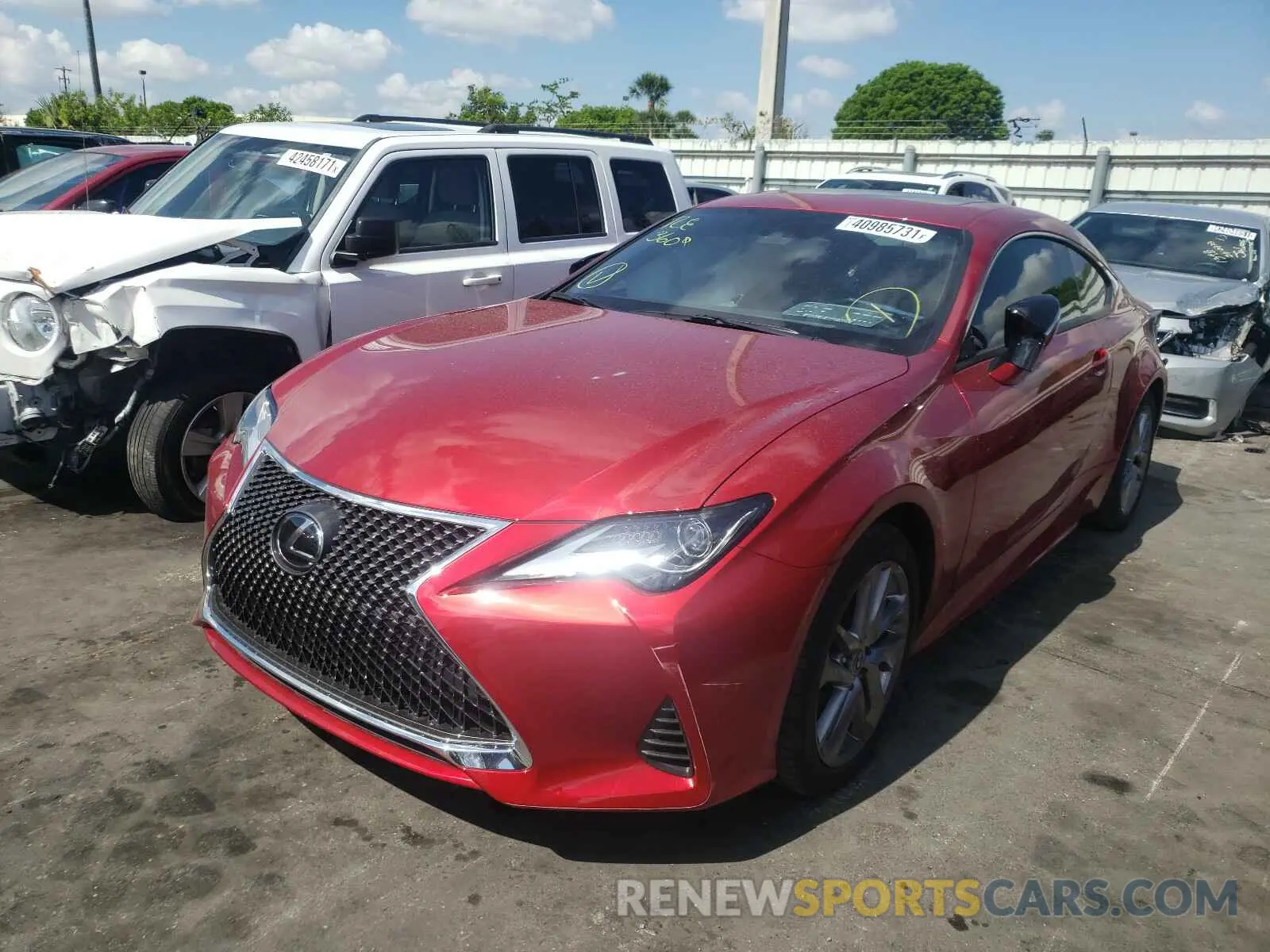 2 fotografías del automóvil dañado JTHAA5BCXM5011214 LEXUS RC300 2021