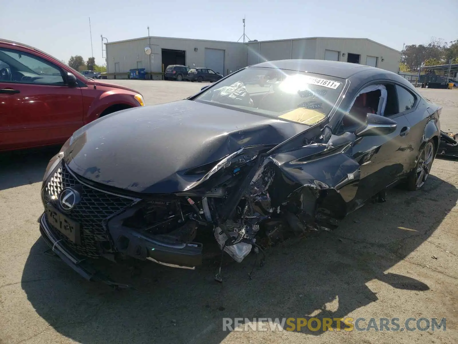 2 fotografías del automóvil dañado JTHGA5BC6M5011138 LEXUS RC300 2021