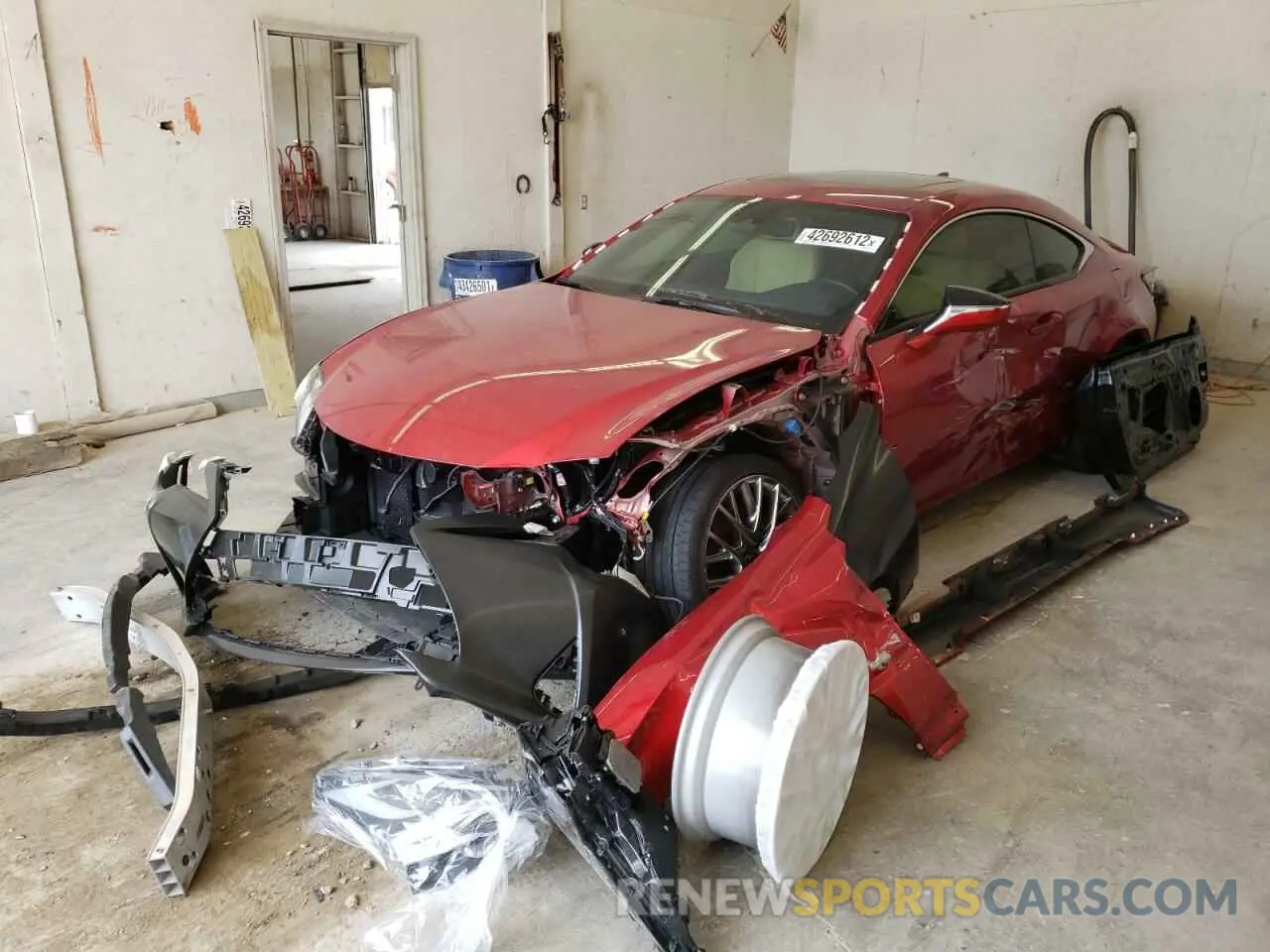 2 fotografías del automóvil dañado JTHDZ5BC3M5023775 LEXUS RC350 2021