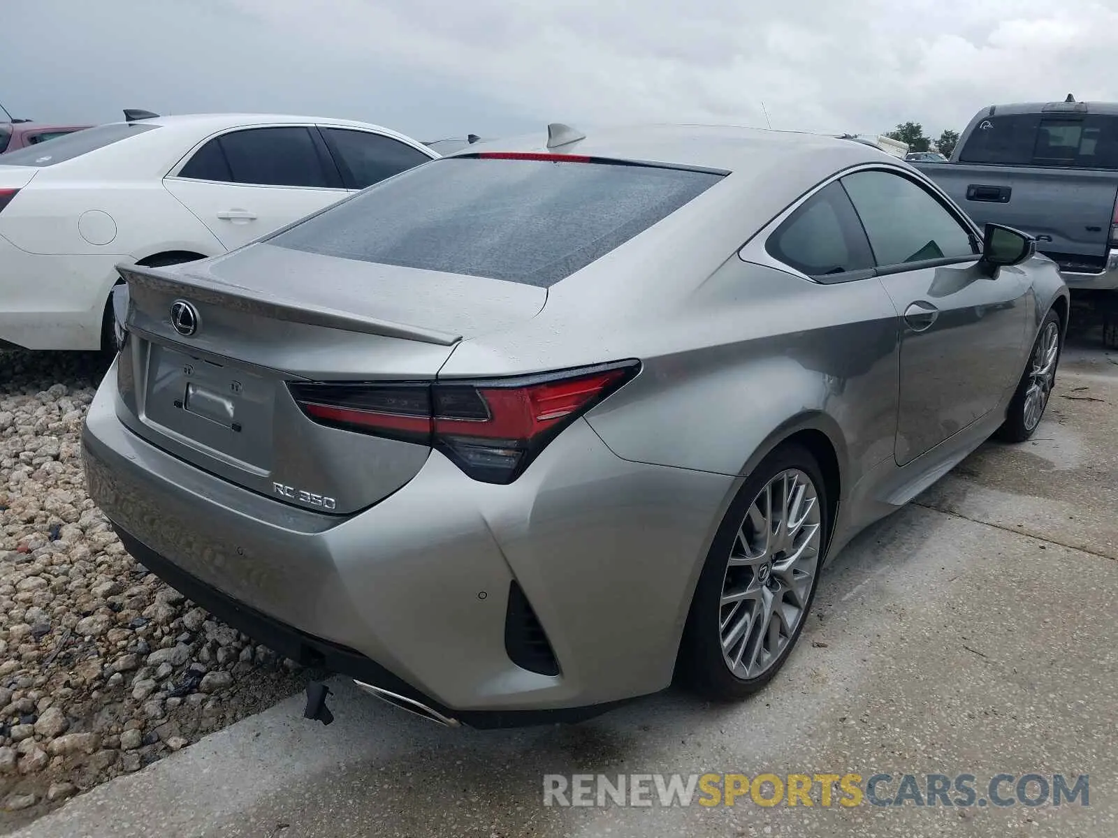 4 fotografías del automóvil dañado JTHDZ5BC9M5024378 LEXUS RC350 2021