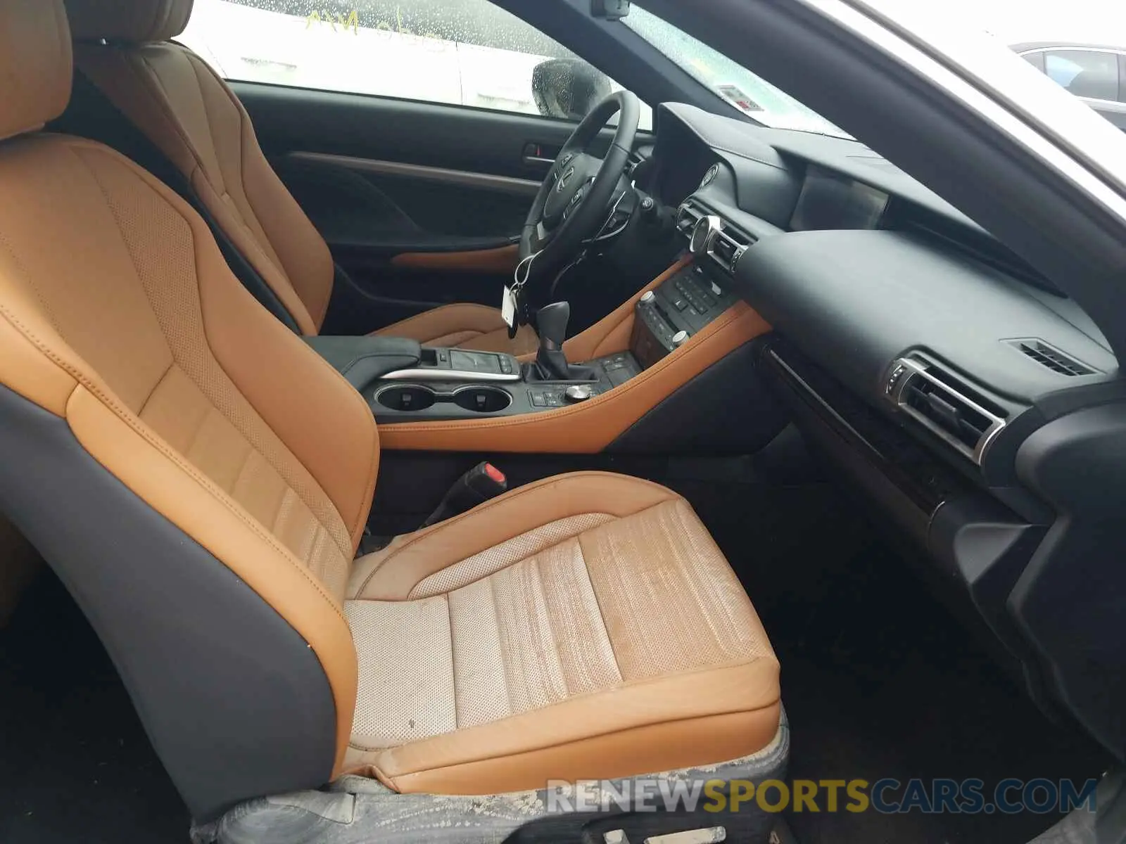 5 fotografías del automóvil dañado JTHDZ5BC9M5024378 LEXUS RC350 2021