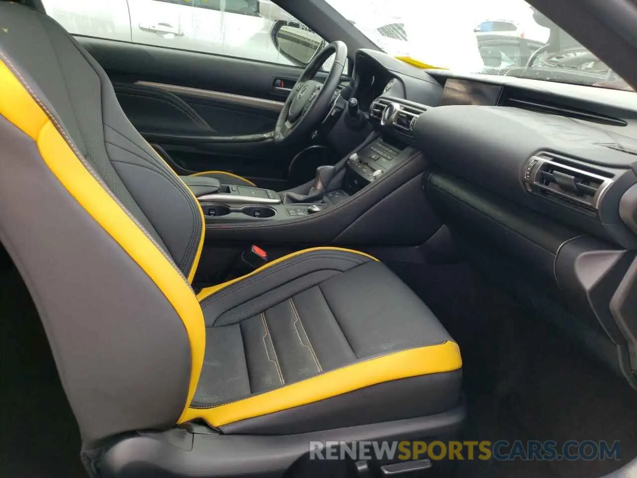 5 fotografías del automóvil dañado JTHGZ5BC5M5024326 LEXUS RC350 2021