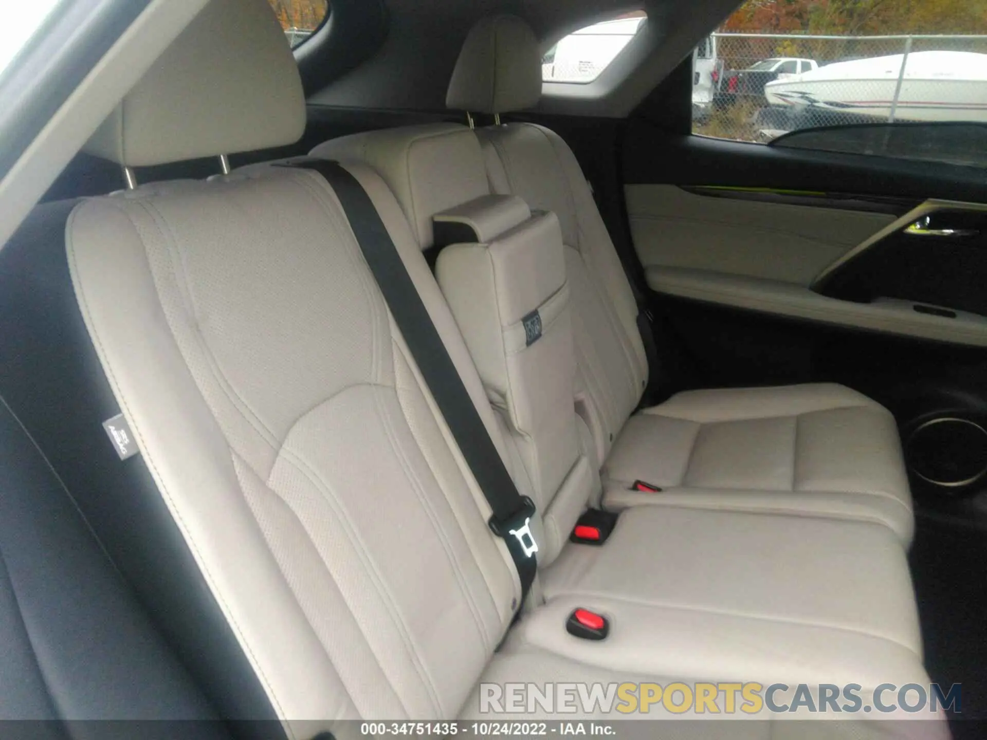 8 fotografías del automóvil dañado 2T2BZMCA3KC201793 LEXUS RX 2019