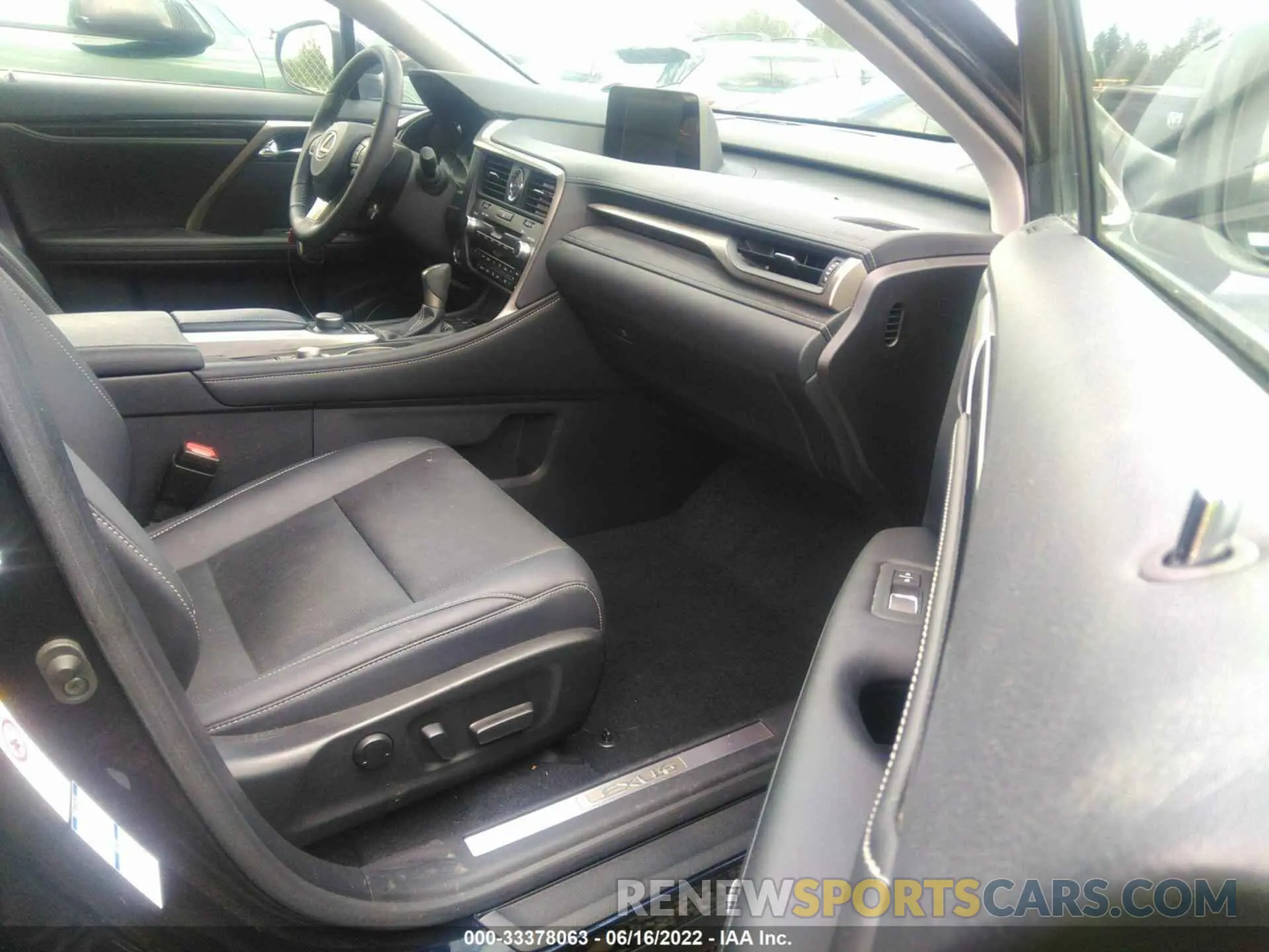 5 fotografías del automóvil dañado 2T2BZMCAXKC172583 LEXUS RX 2019